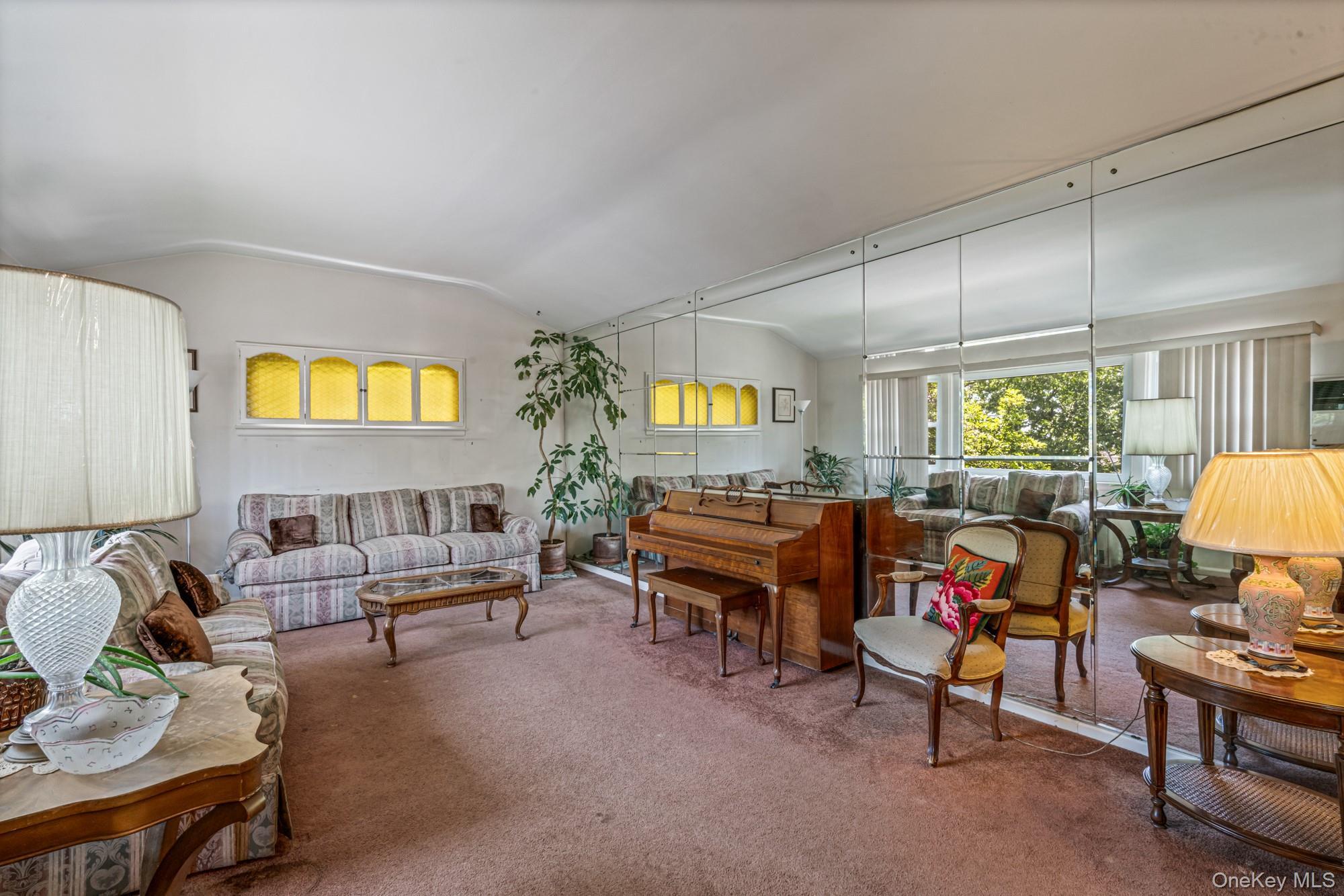 Single Family Sawyer Queens, NY 11427, MLS-896766-9