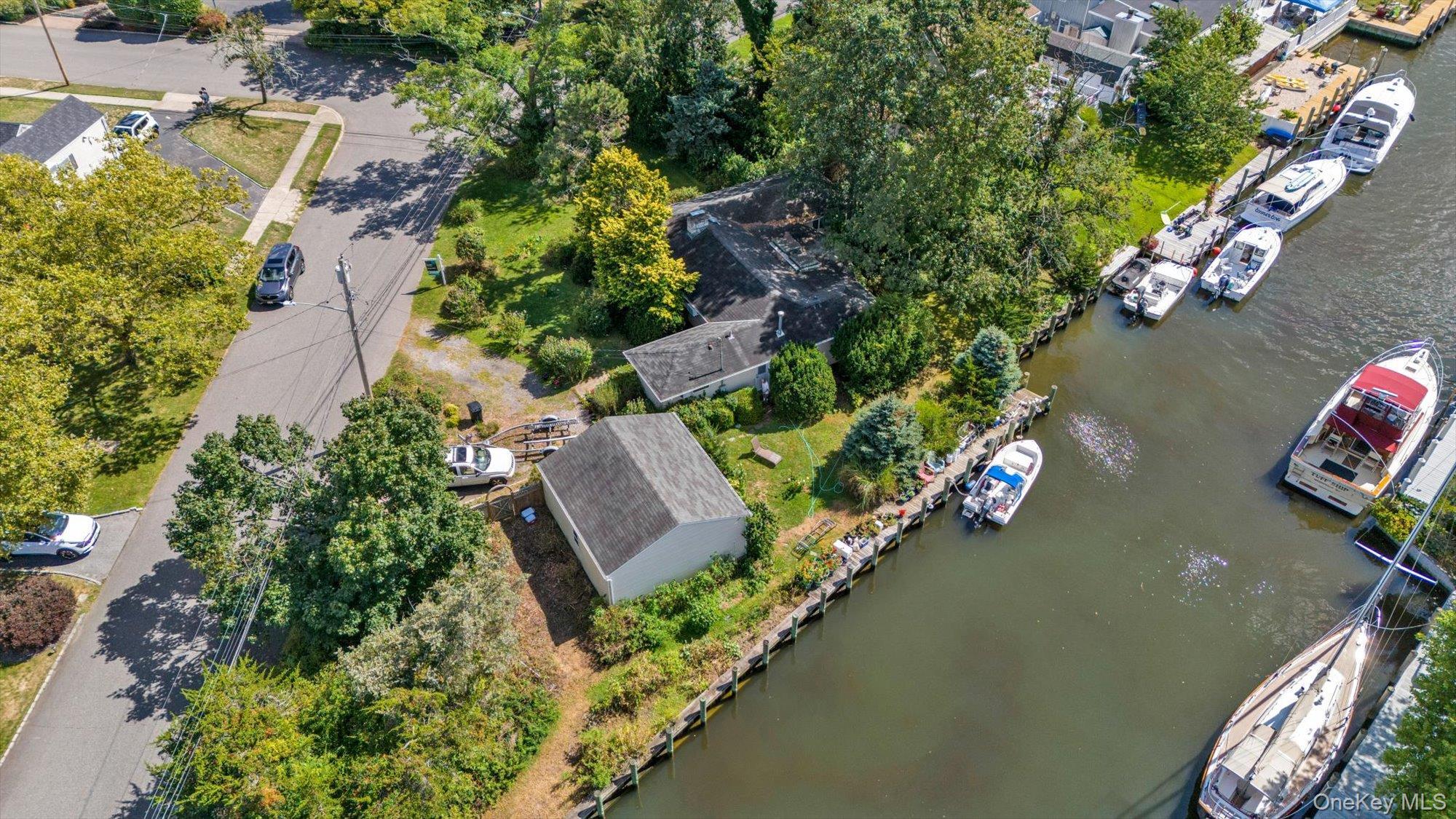 Single Family Swartout Suffolk County, NY 11701, MLS-896819-20