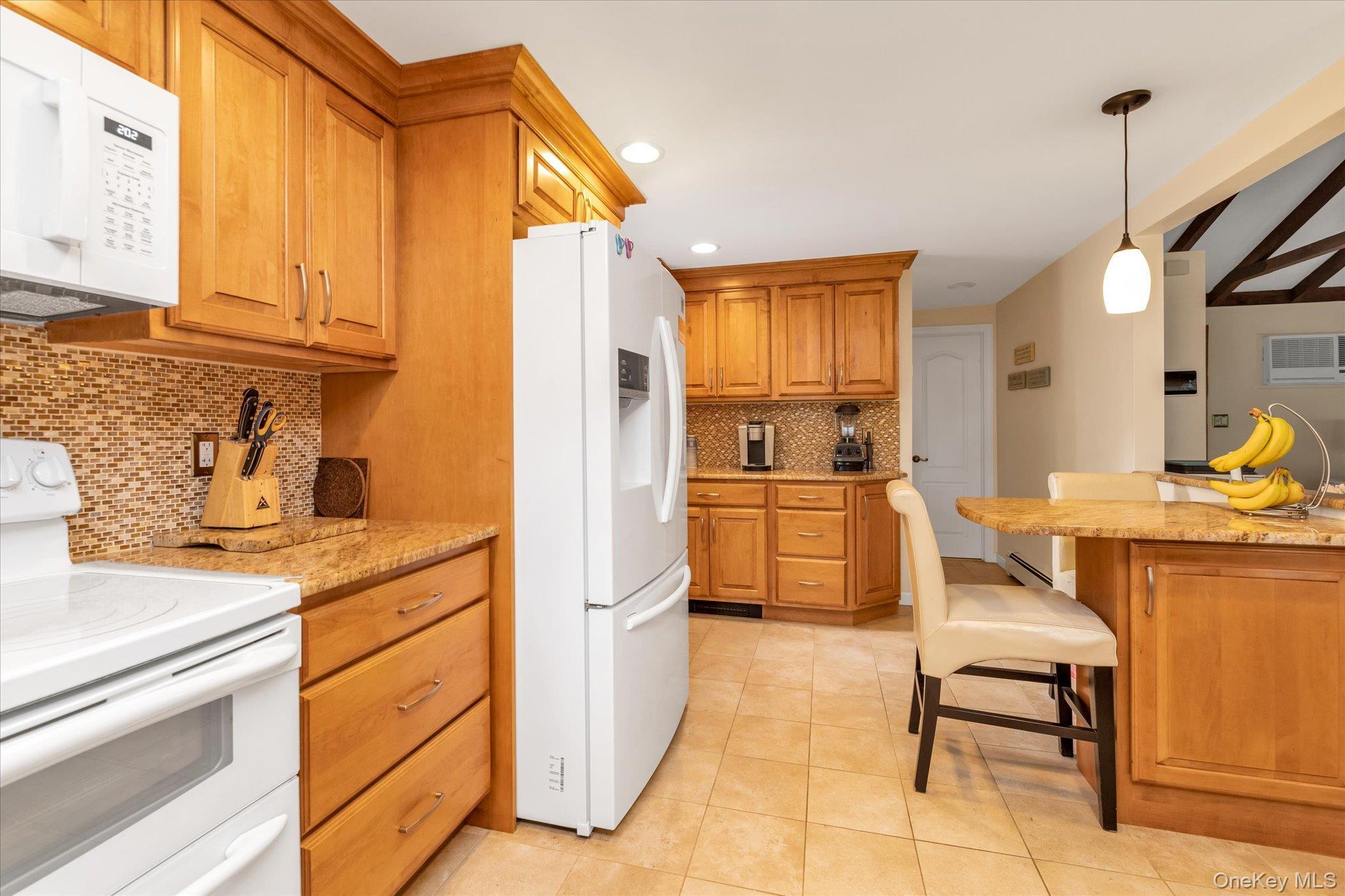 Single Family Swartout Suffolk County, NY 11701, MLS-896819-8