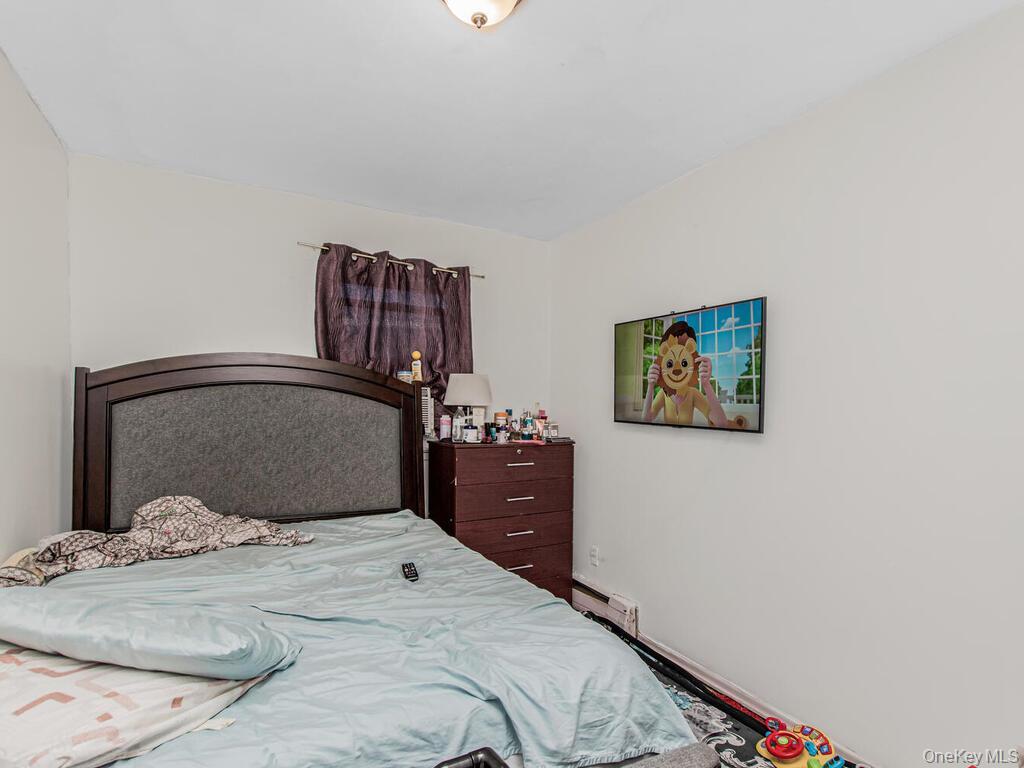 Single Family Laconia  Bronx, NY 10469, MLS-896852-6