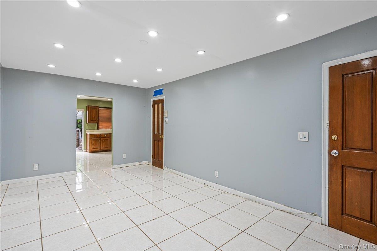 Single Family 63rd  Queens, NY 11375, MLS-896875-3