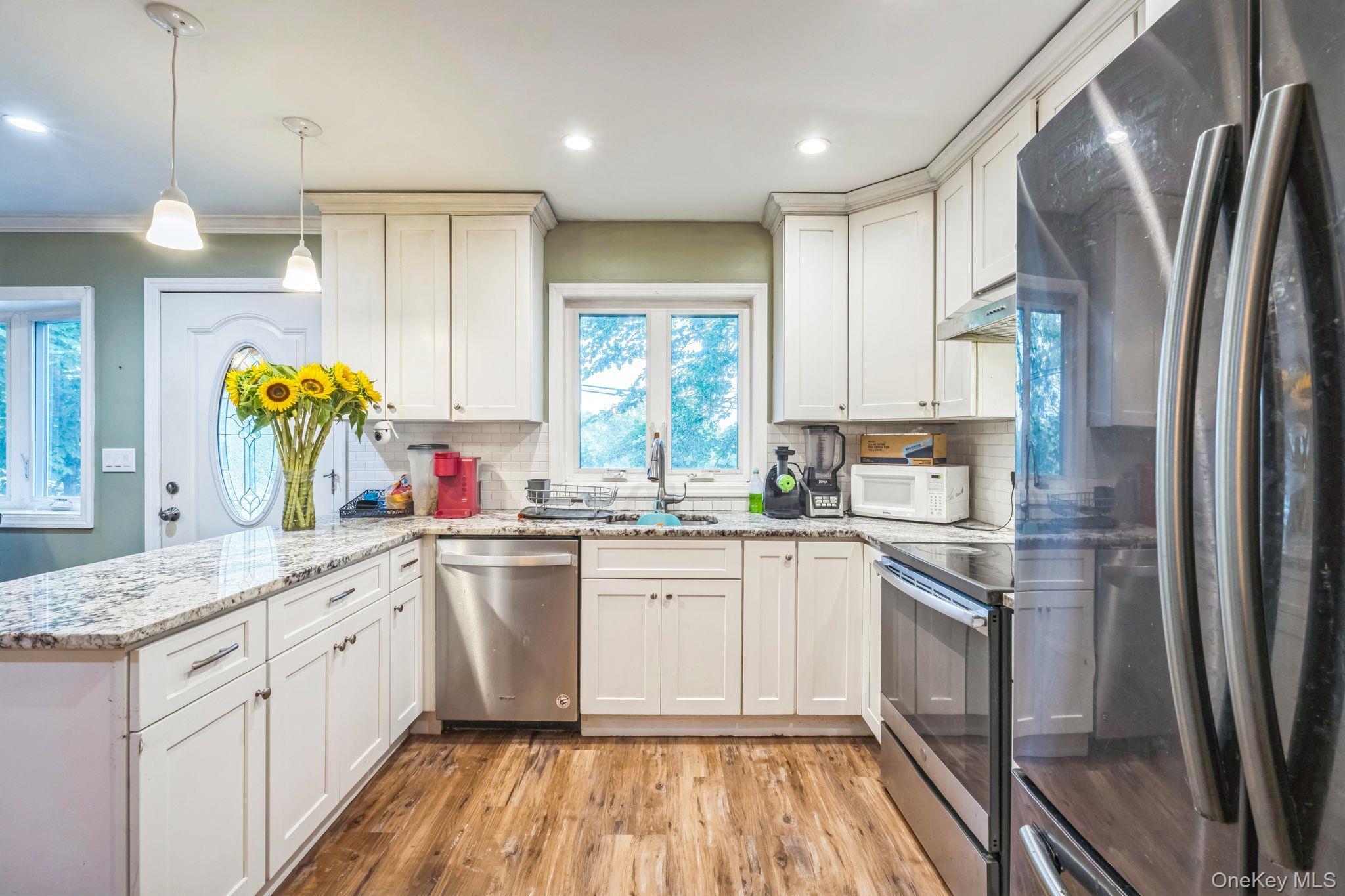 Single Family Willow Suffolk County, NY 11778, MLS-896888-13