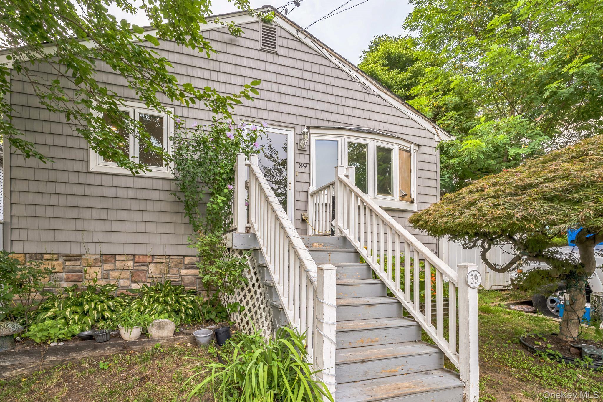 Single Family Willow Suffolk County, NY 11778, MLS-896888-2