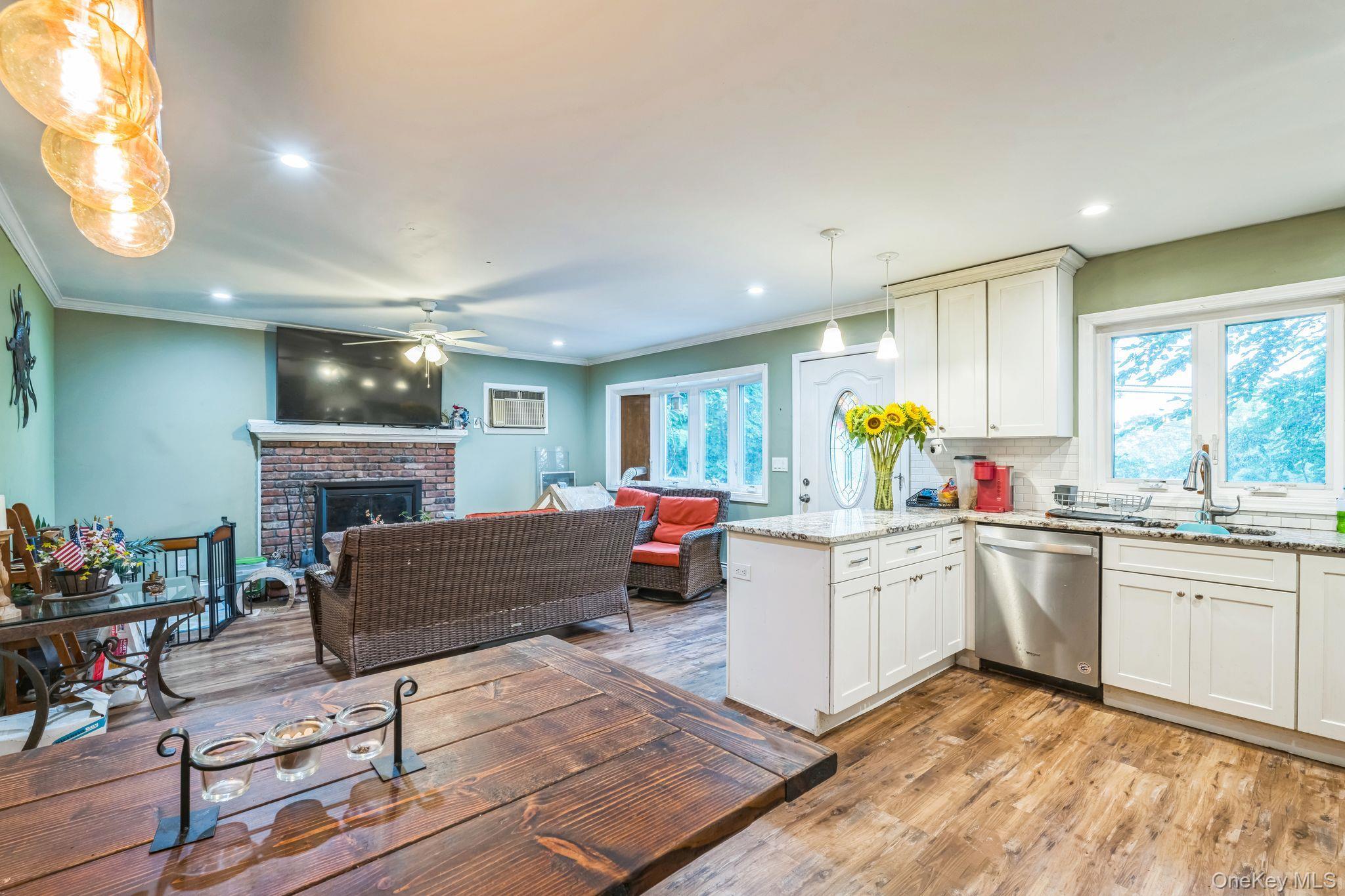 Single Family Willow Suffolk County, NY 11778, MLS-896888-6