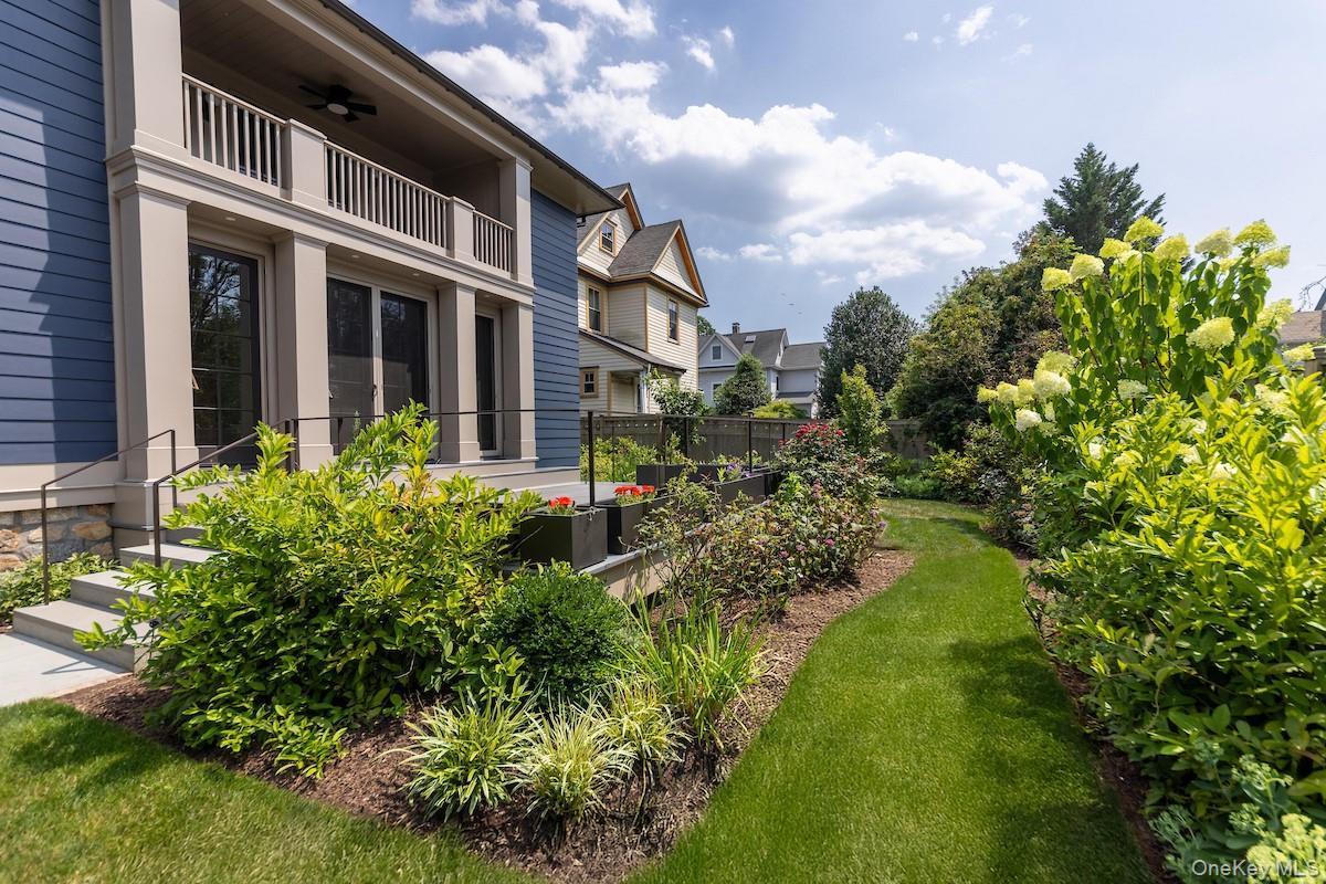 Single Family Seneca Westchester County, NY 10522, MLS-896936-32