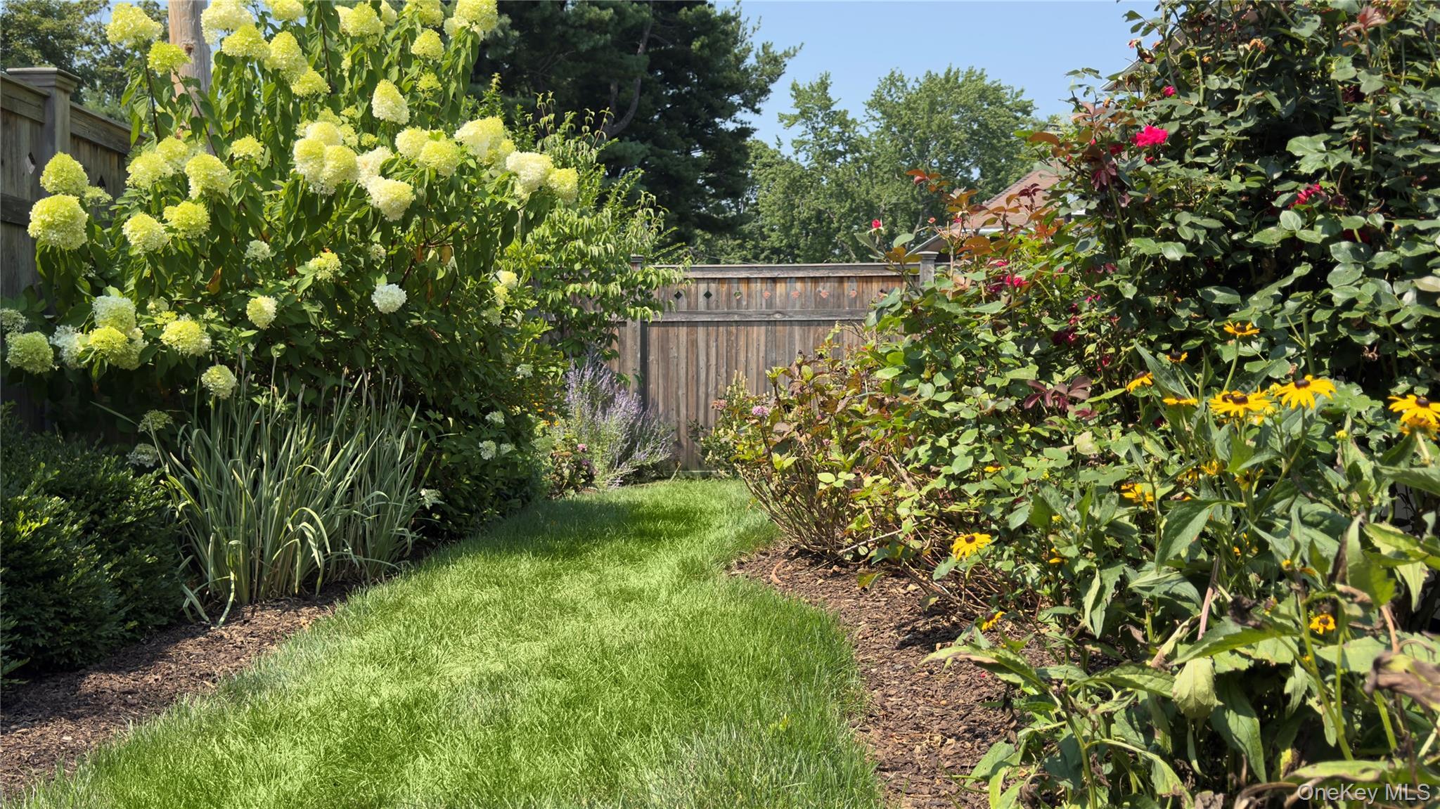 Single Family Seneca Westchester County, NY 10522, MLS-896936-33