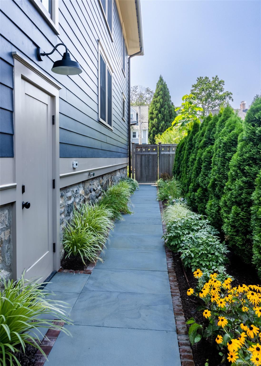 Single Family Seneca Westchester County, NY 10522, MLS-896936-36