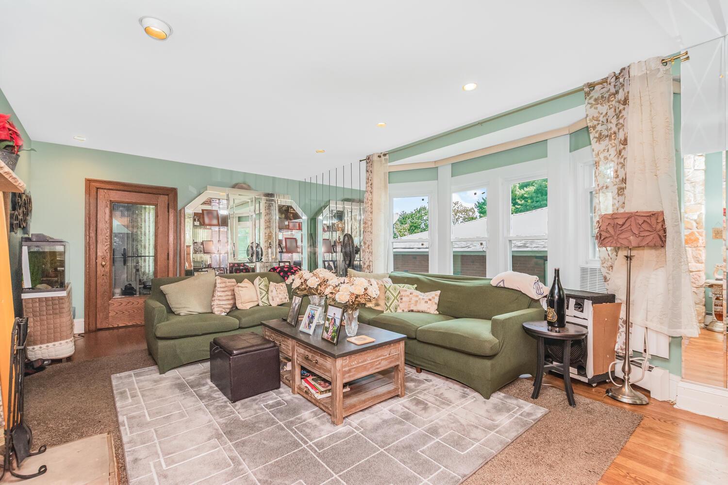 Single Family Elaine  Westchester County, NY 10701, MLS-896989-22