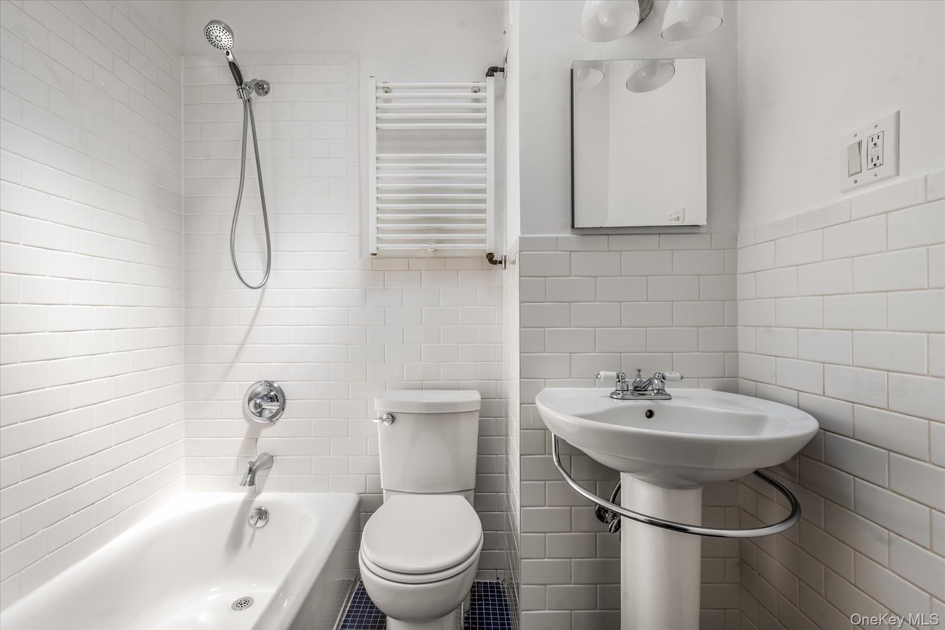 Single Family 14th Queens, NY 11102, MLS-897012-30