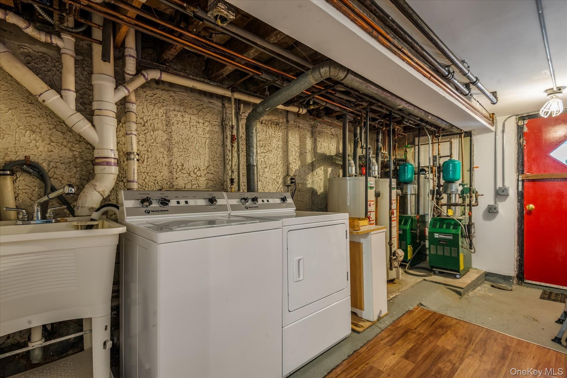 Single Family 14th Queens, NY 11102, MLS-897012-31