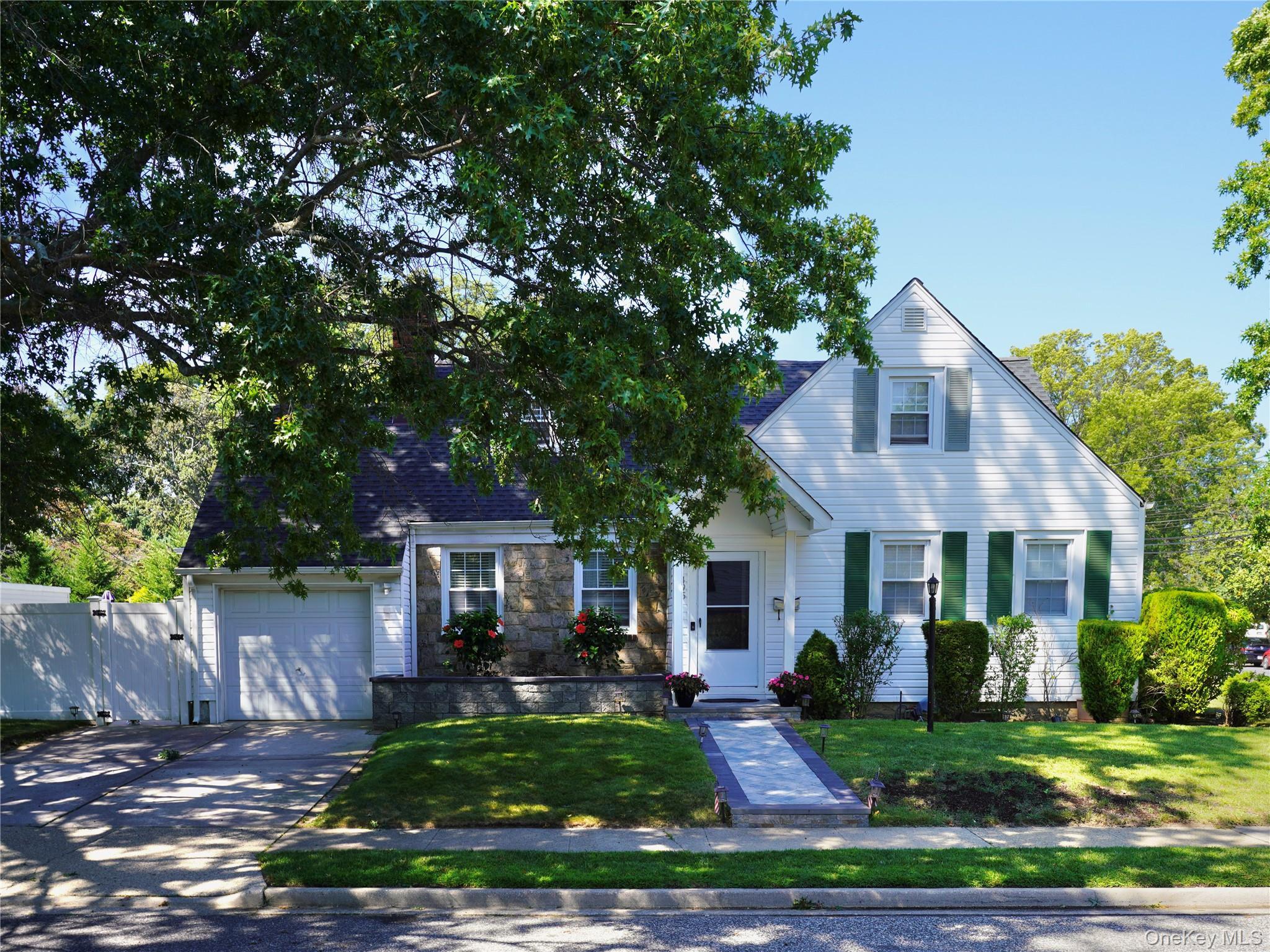 Single Family Emerson  Nassau County, NY 11510, MLS-897019-4