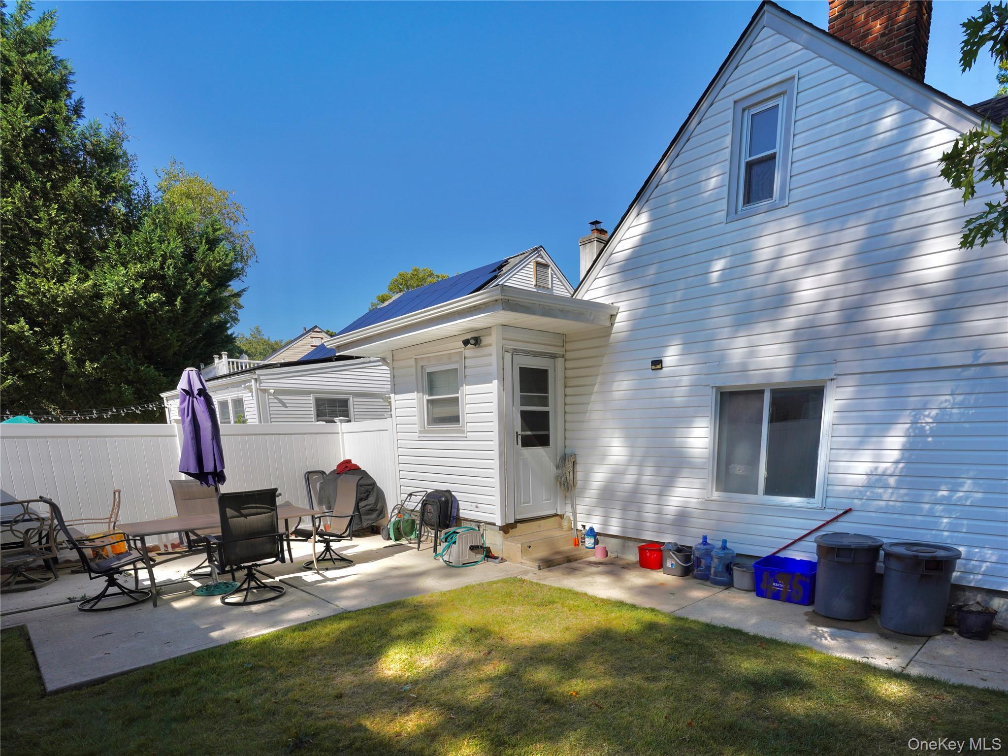 Single Family Emerson  Nassau County, NY 11510, MLS-897019-40