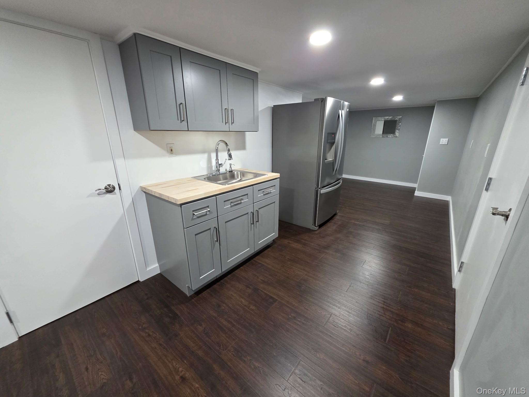 Single Family Alder Nassau County, NY 11710, MLS-897020-17