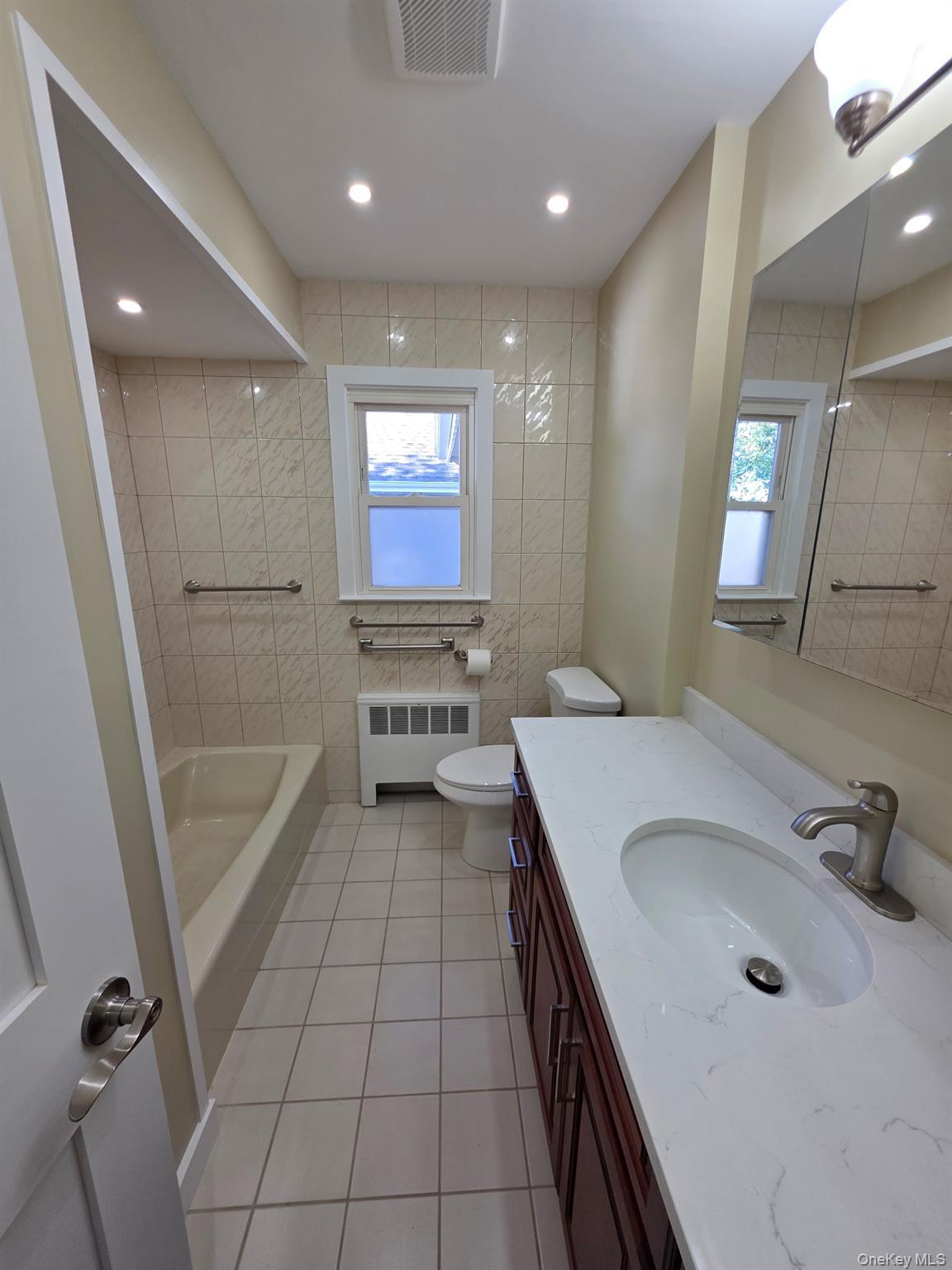 Single Family Alder Nassau County, NY 11710, MLS-897020-9