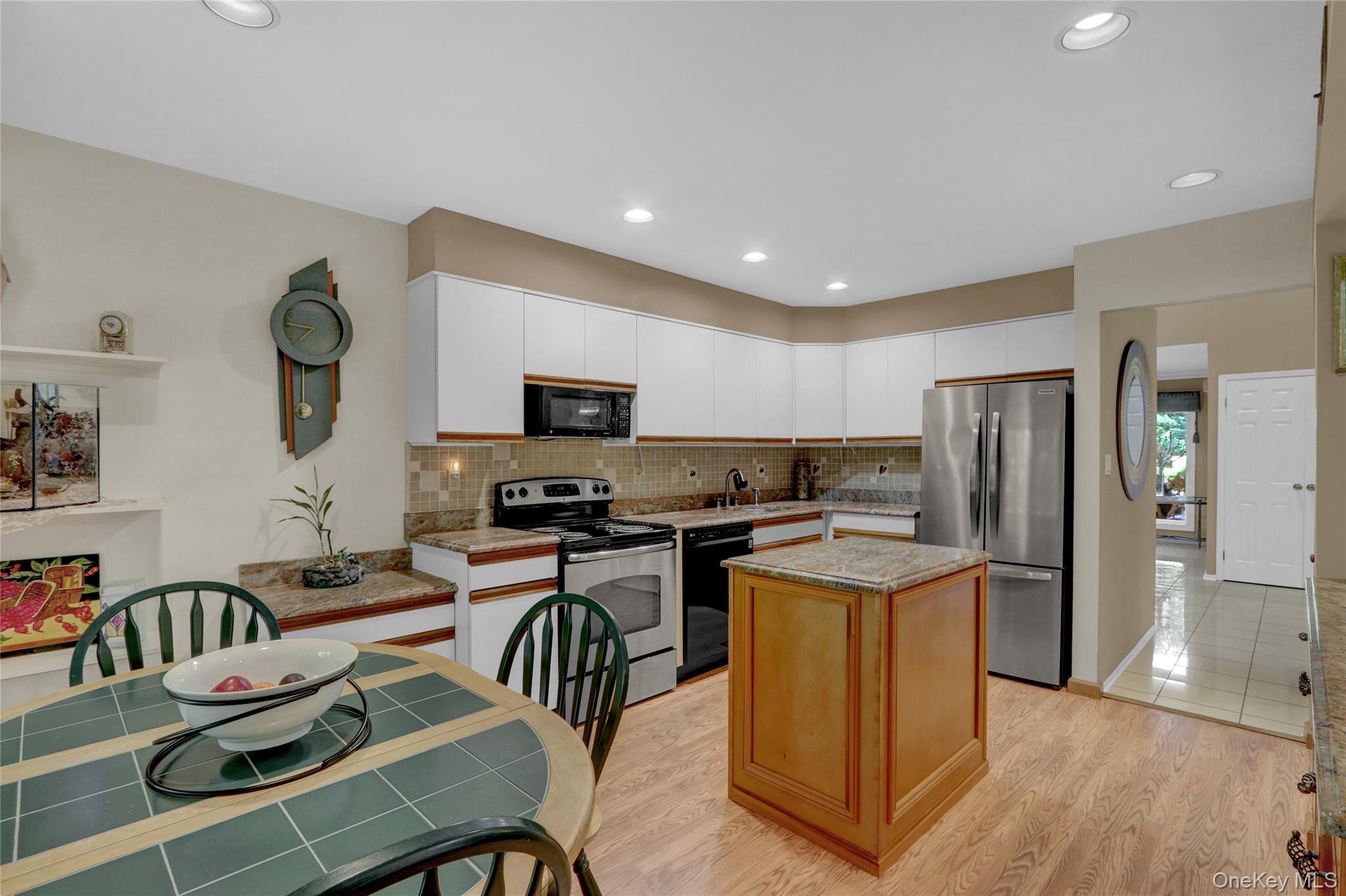 Condo Boathouse  Suffolk County, NY 11706, MLS-897125-14