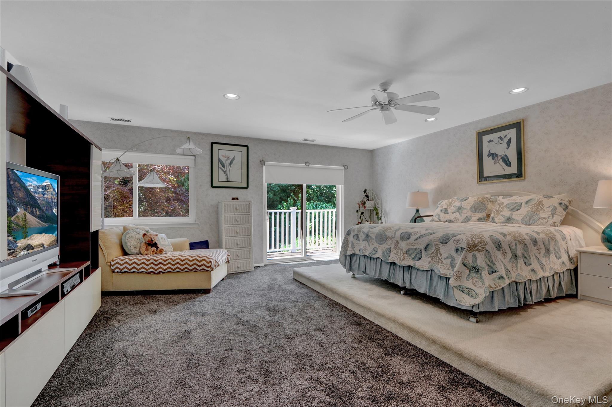 Condo Boathouse  Suffolk County, NY 11706, MLS-897125-21
