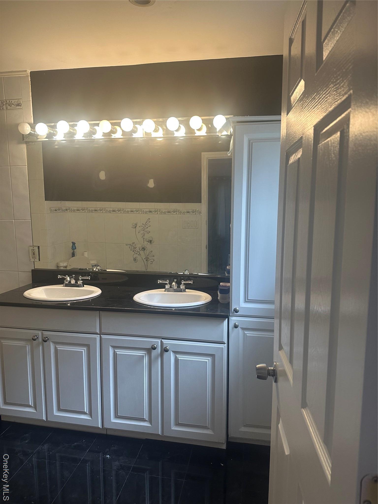 Single Family Mac Donough  Bronx, NY 10465, MLS-897127-25