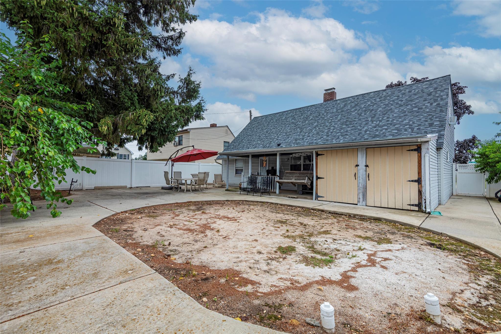 Single Family Lowland Nassau County, NY 11756, MLS-897131-33