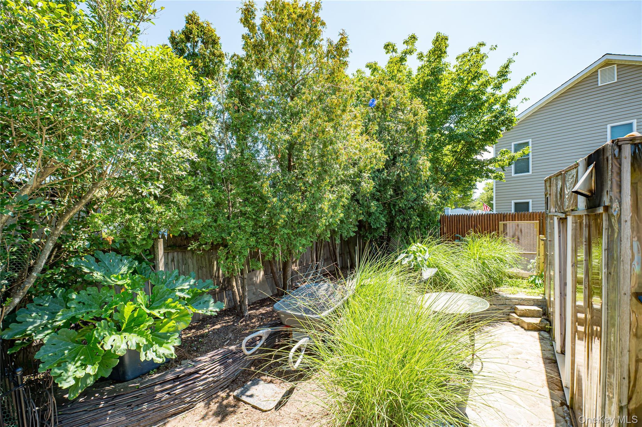 Single Family Woodbrook Suffolk County, NY 11961, MLS-897132-27