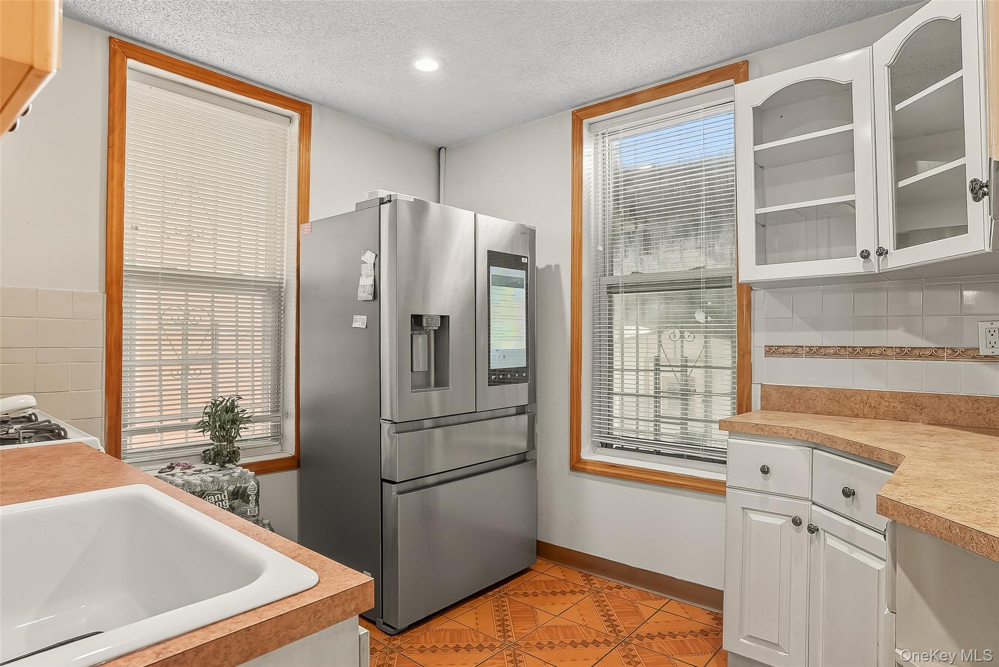 Single Family Metcalf  Bronx, NY 10472, MLS-897147-4