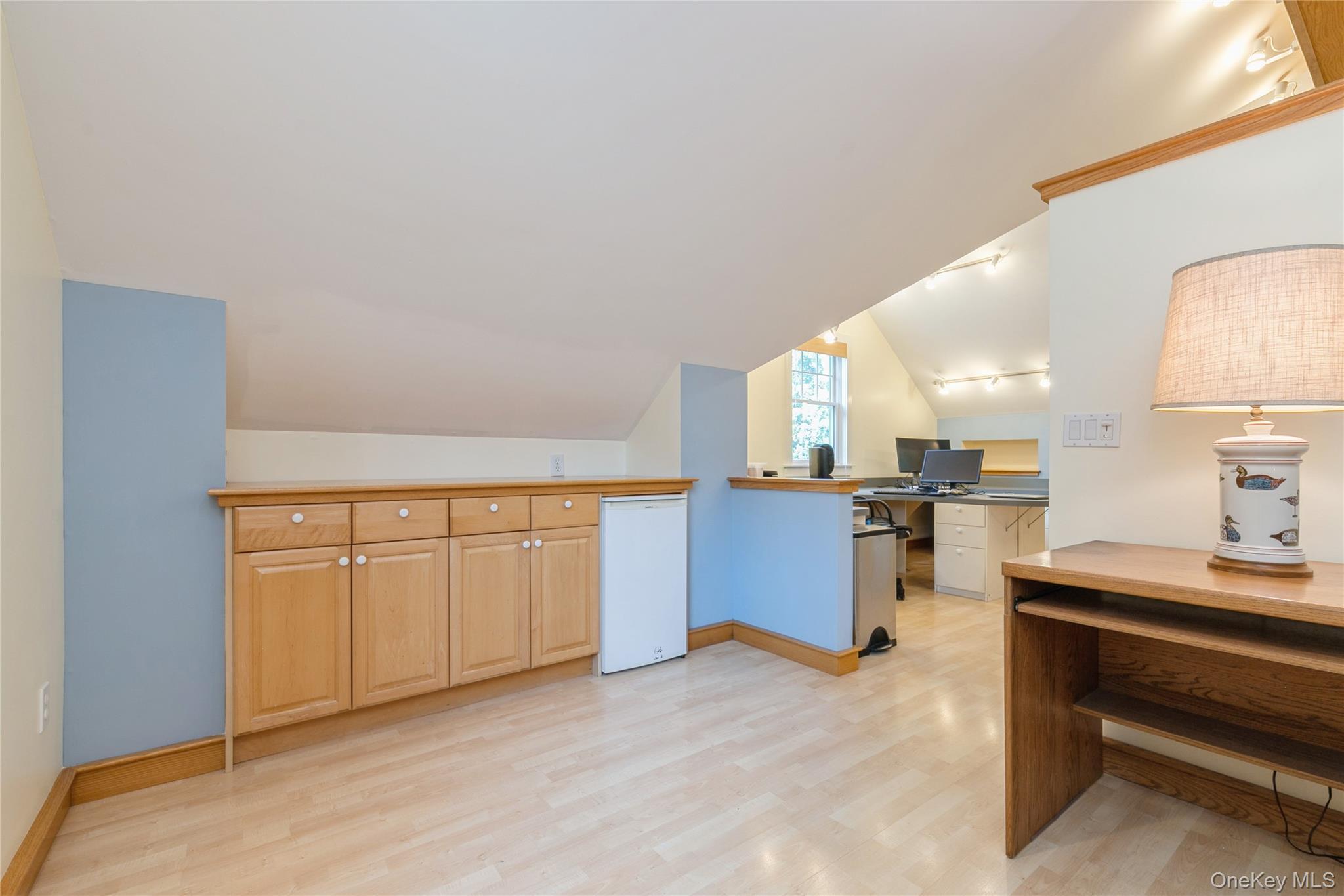 Single Family Skunk Suffolk County, NY 11935, MLS-897165-24