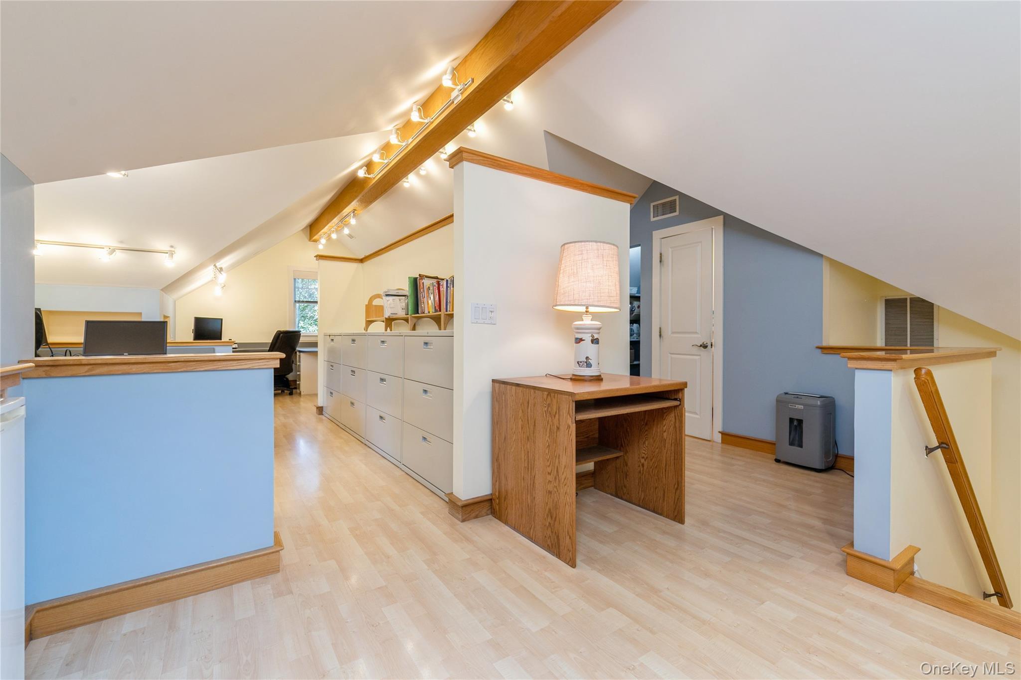 Single Family Skunk Suffolk County, NY 11935, MLS-897165-25