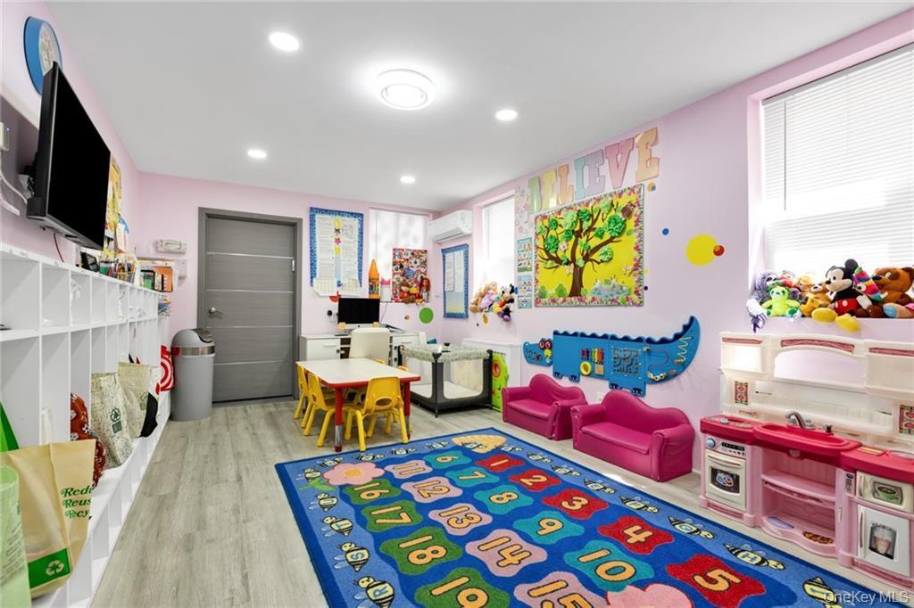 Single Family Manor Brooklyn, NY 11235, MLS-897237-29