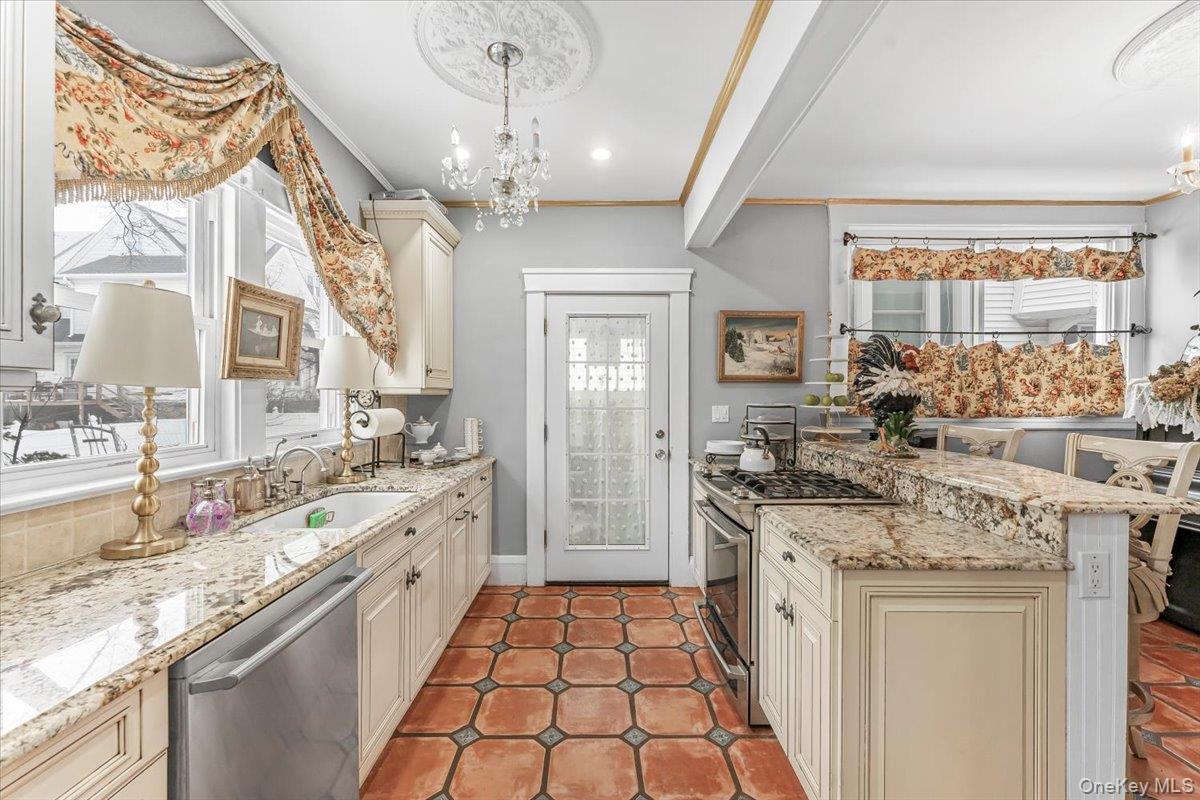 Single Family Park  Westchester County, NY 10703, MLS-897239-4