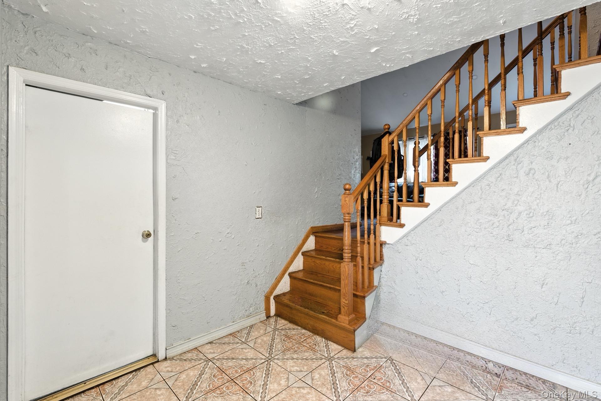 Single Family Tree  Suffolk County, NY 11722, MLS-897250-11