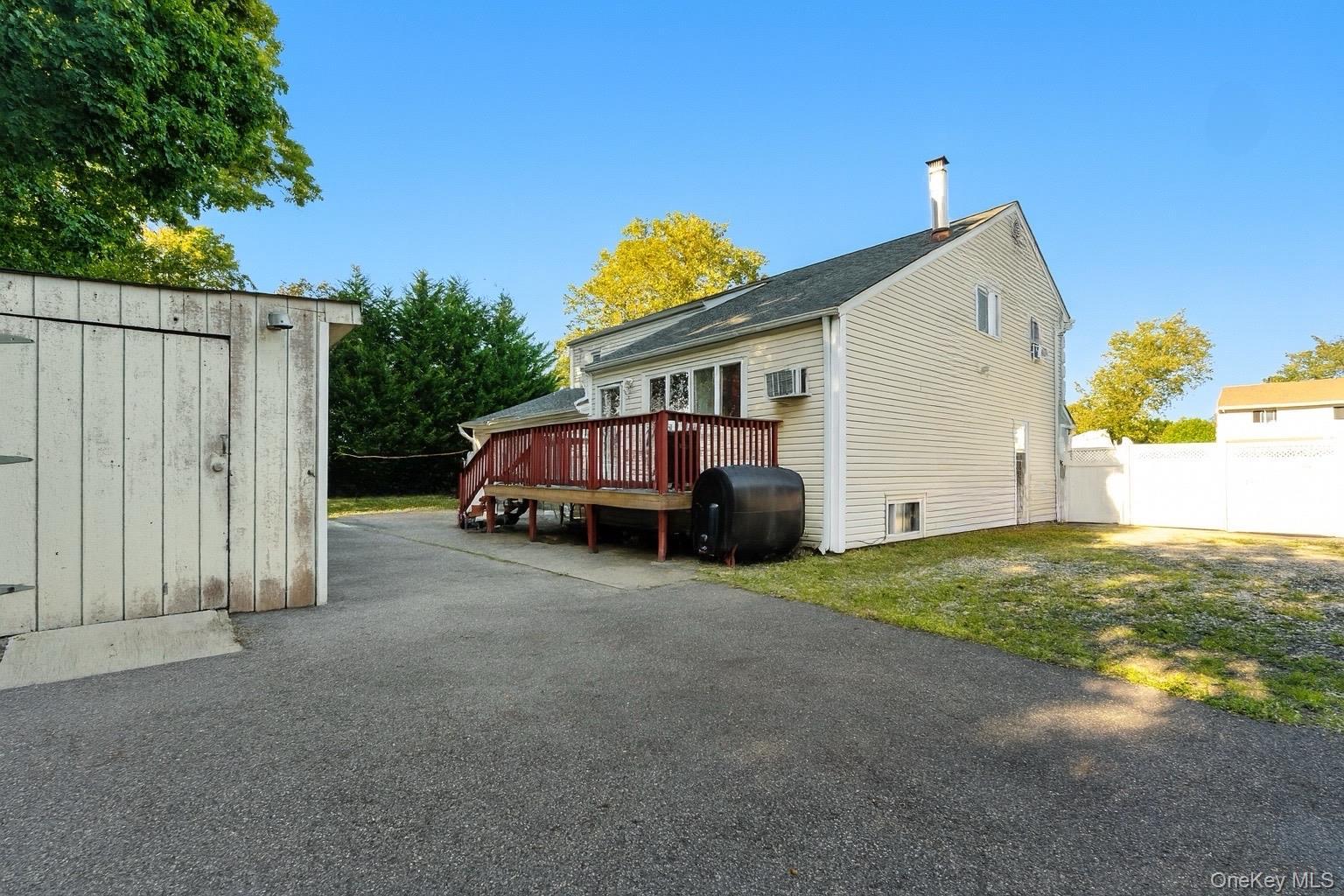 Single Family Tree  Suffolk County, NY 11722, MLS-897250-19