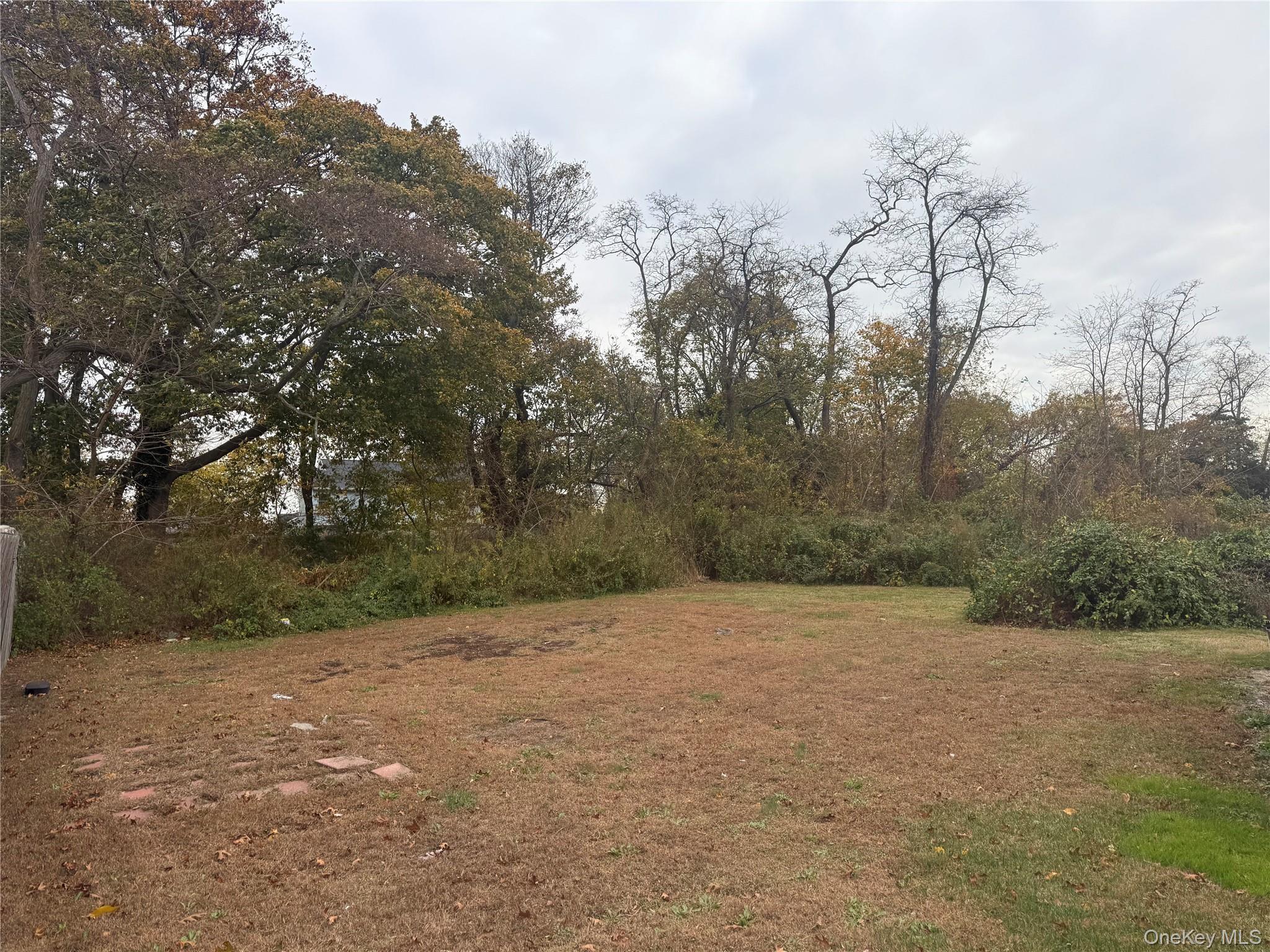 Single Family Hamilton  Nassau County, NY 11758, MLS-897260-8