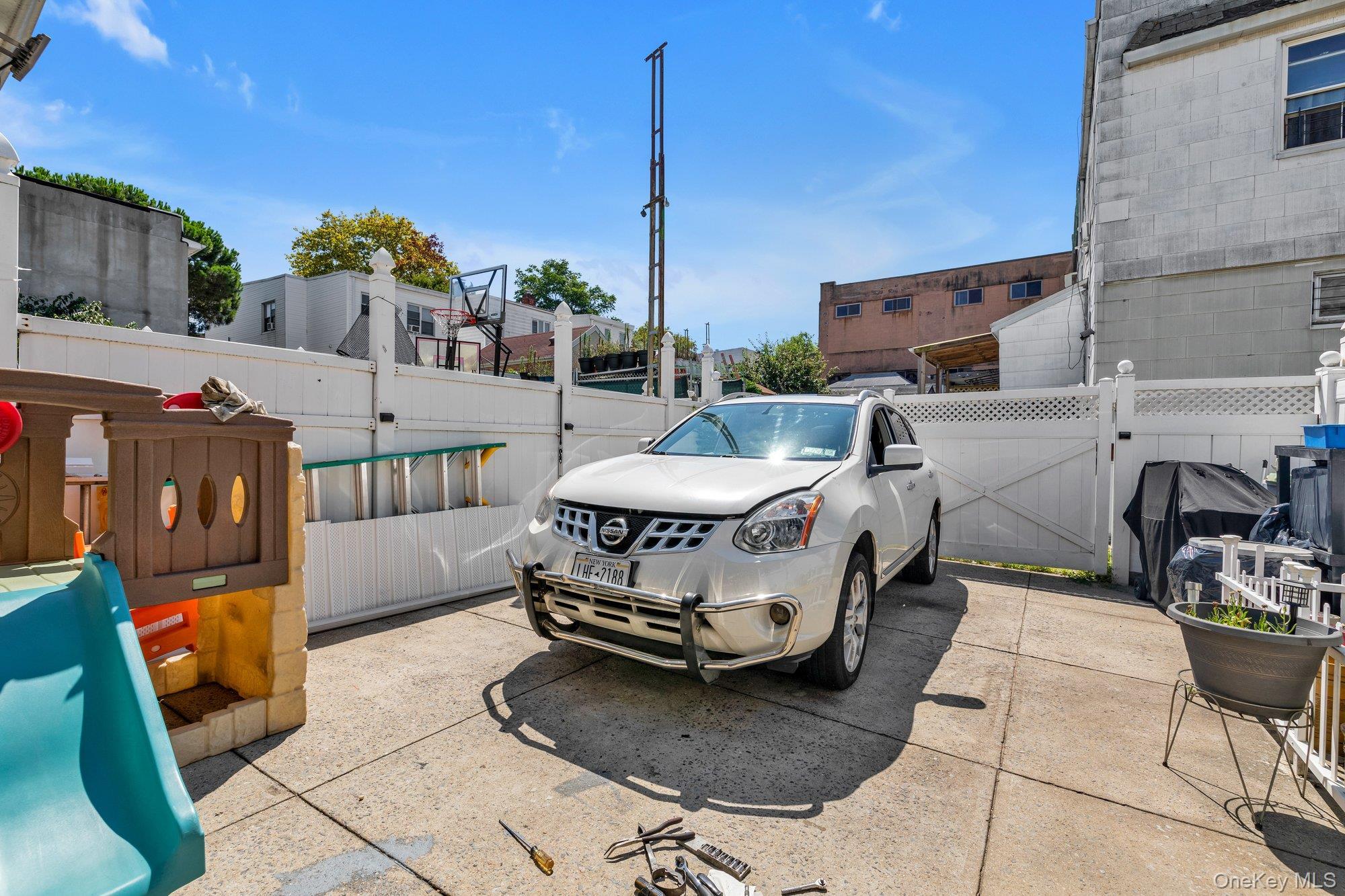 Single Family 59  Queens, NY 11378, MLS-897270-17