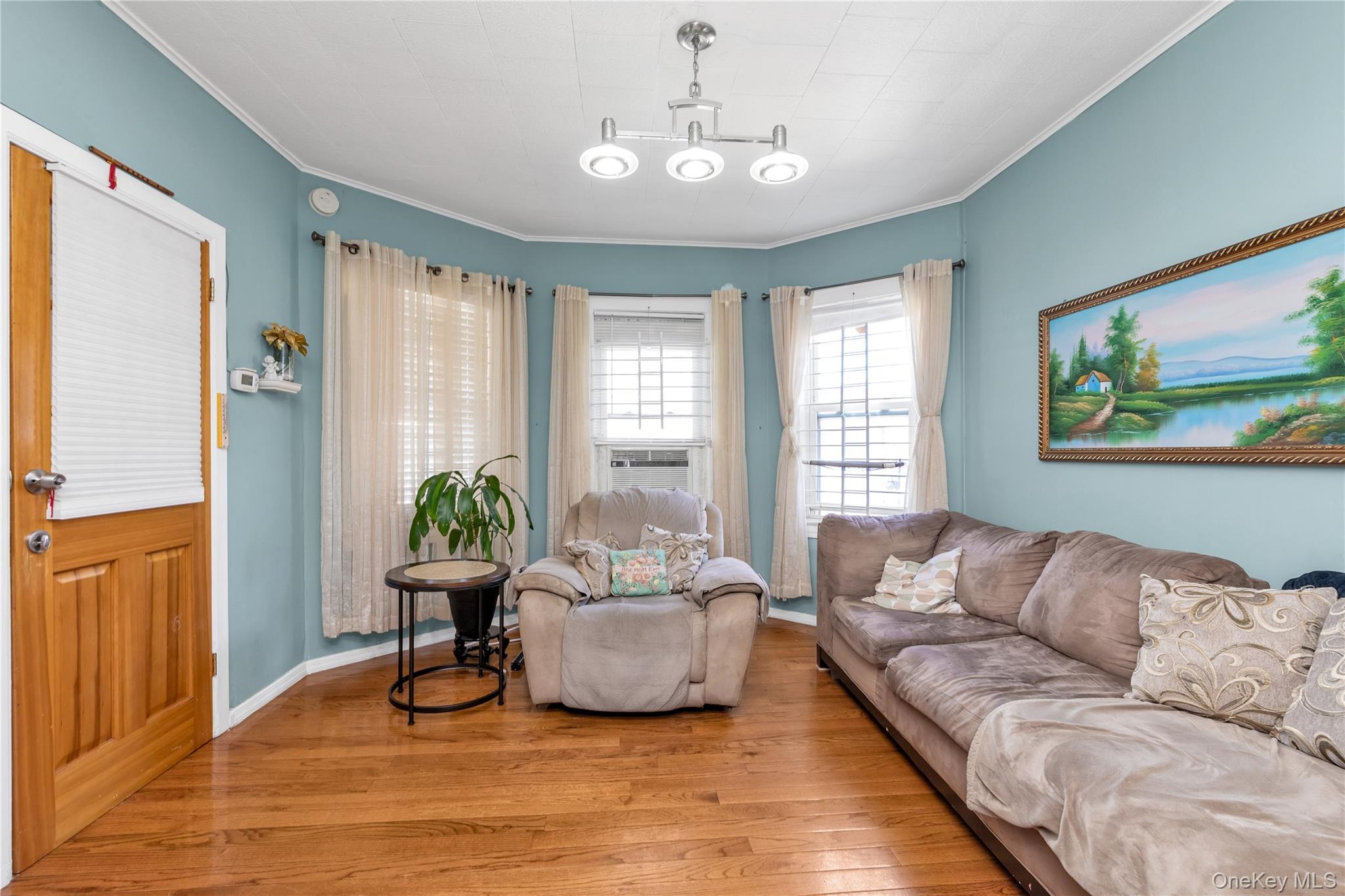 Single Family 59  Queens, NY 11378, MLS-897270-4