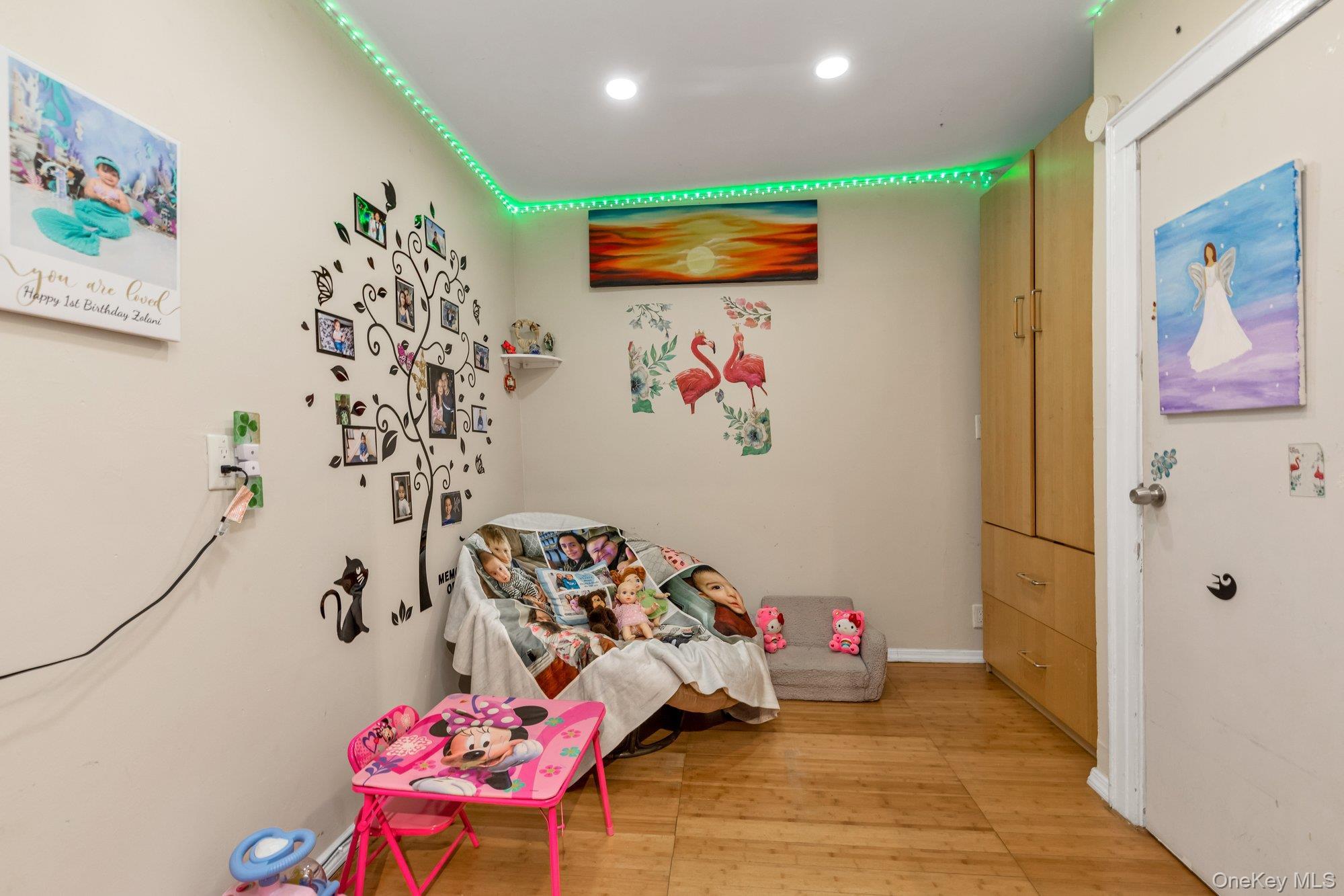 Single Family 59  Queens, NY 11378, MLS-897270-6