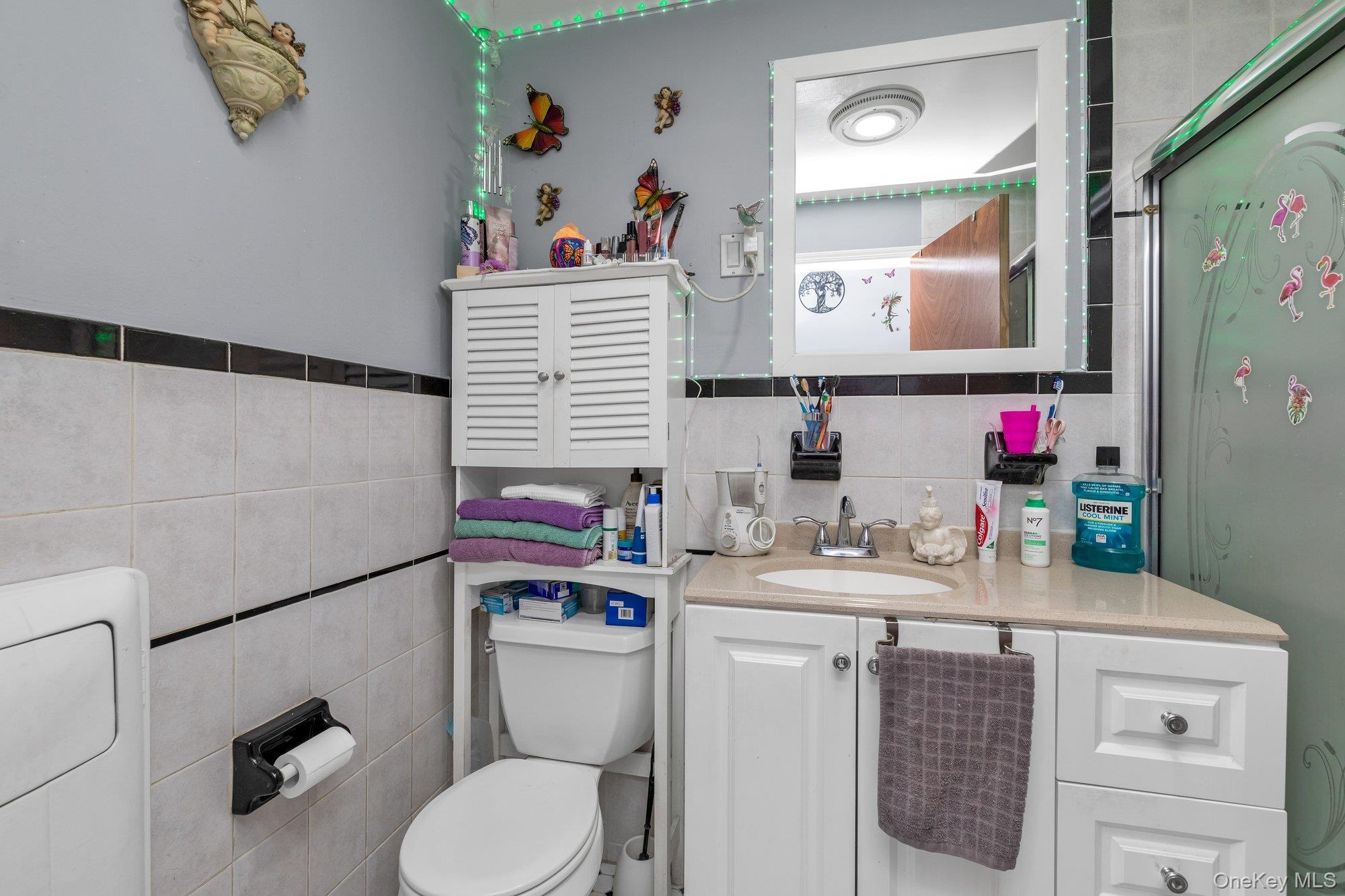 Single Family 59  Queens, NY 11378, MLS-897270-8