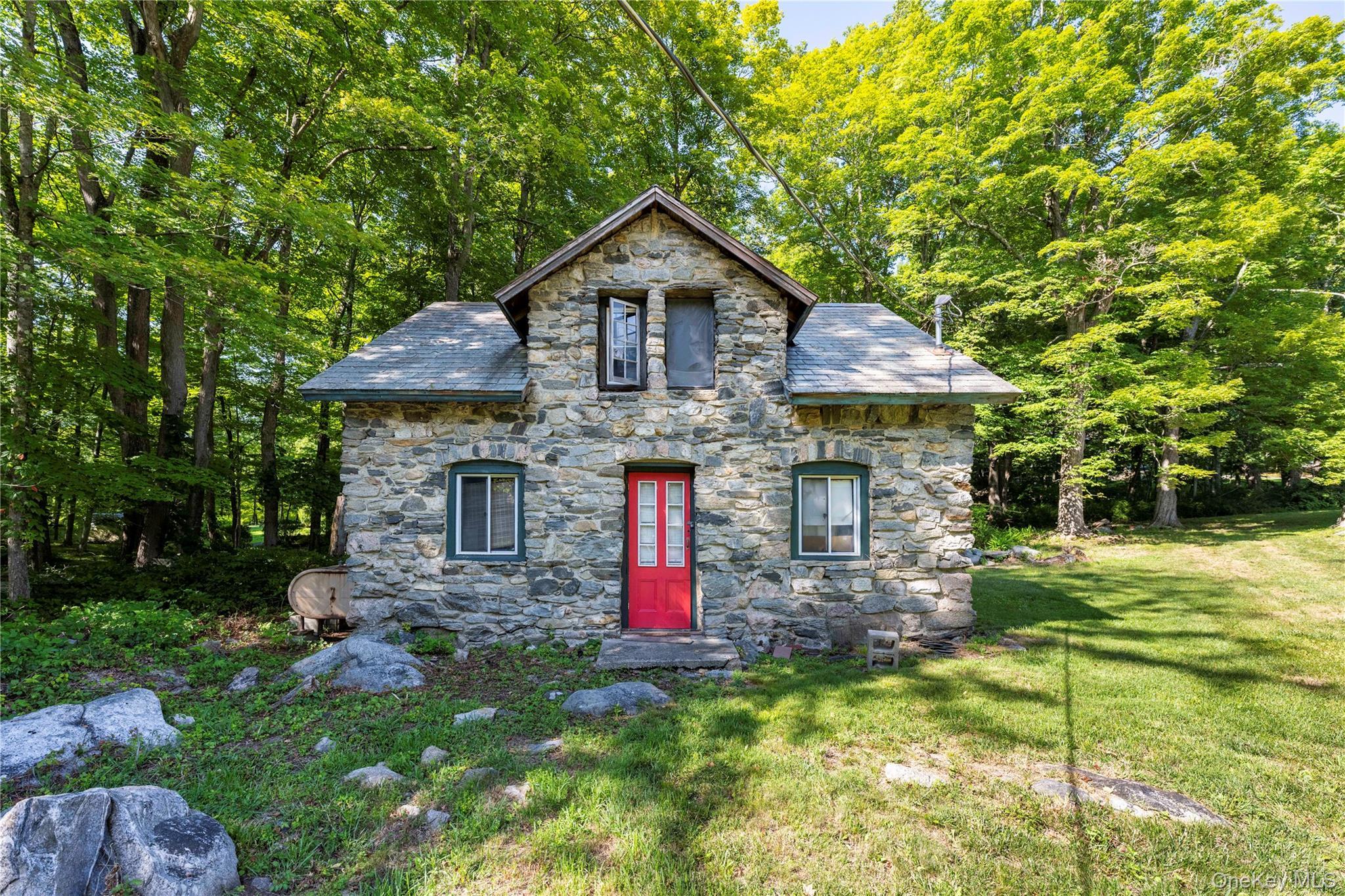 Single Family Oscawana Heights  Putnam County, NY 10579, MLS-897297-16