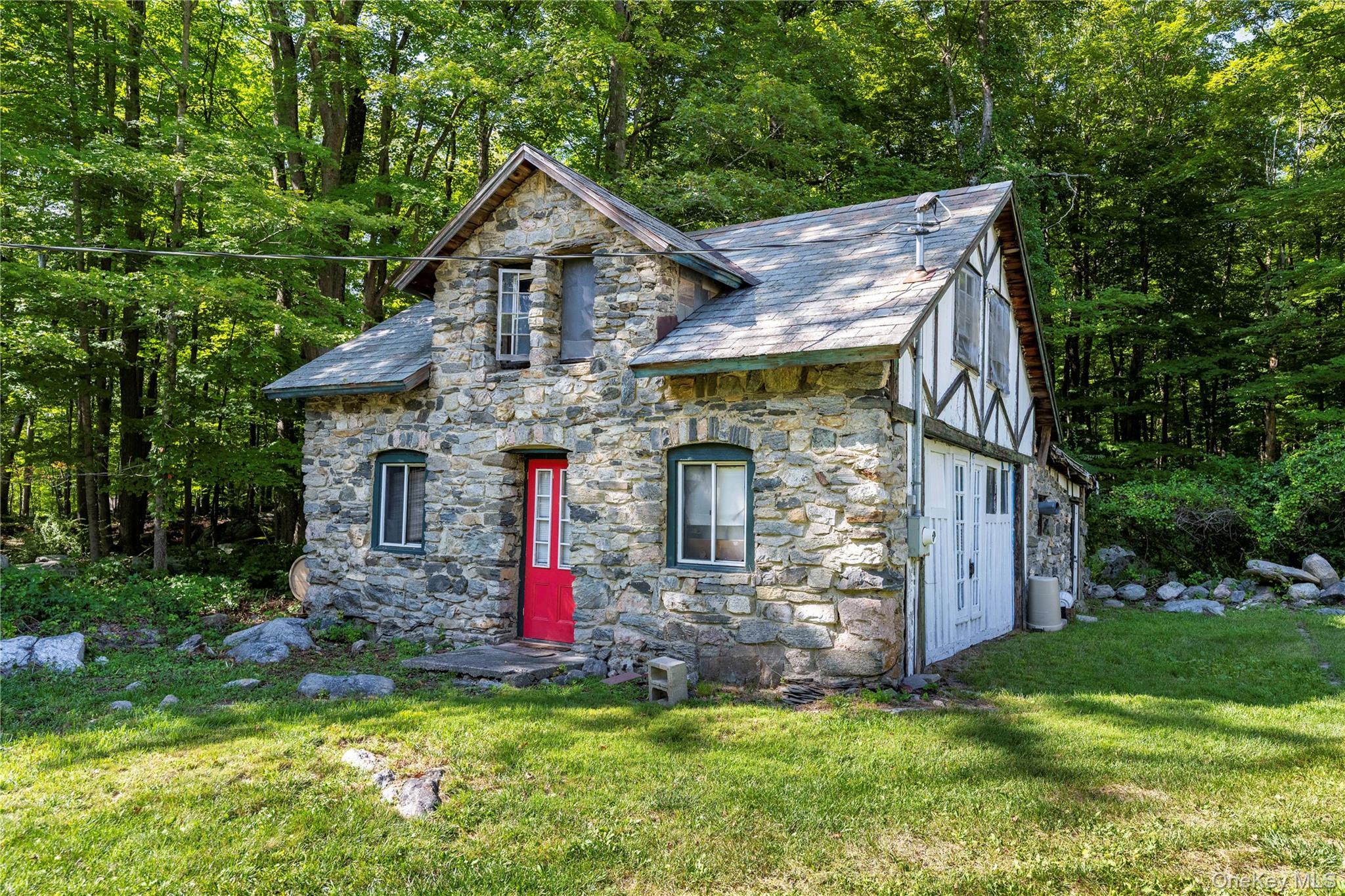 Single Family Oscawana Heights  Putnam County, NY 10579, MLS-897297-17