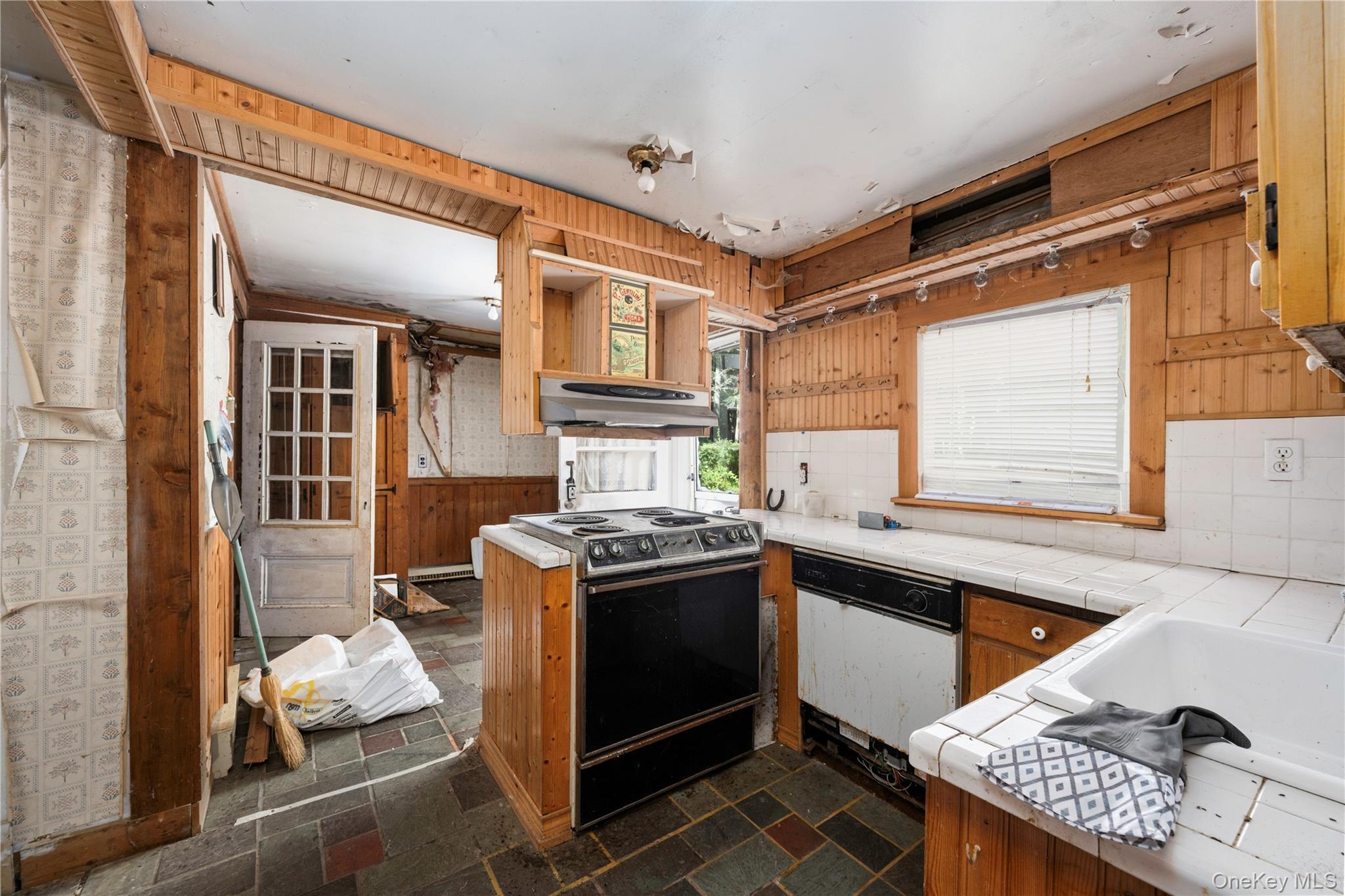 Single Family Oscawana Heights  Putnam County, NY 10579, MLS-897297-8