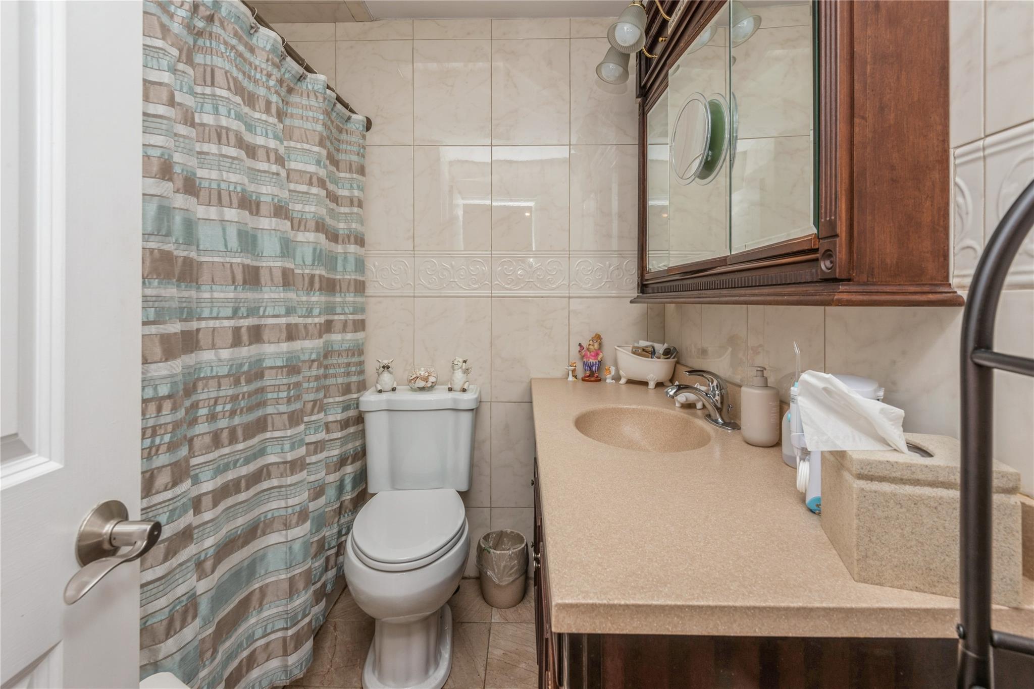 Single Family Bayville Avenue Nassau County, NY 11709, MLS-897325-12