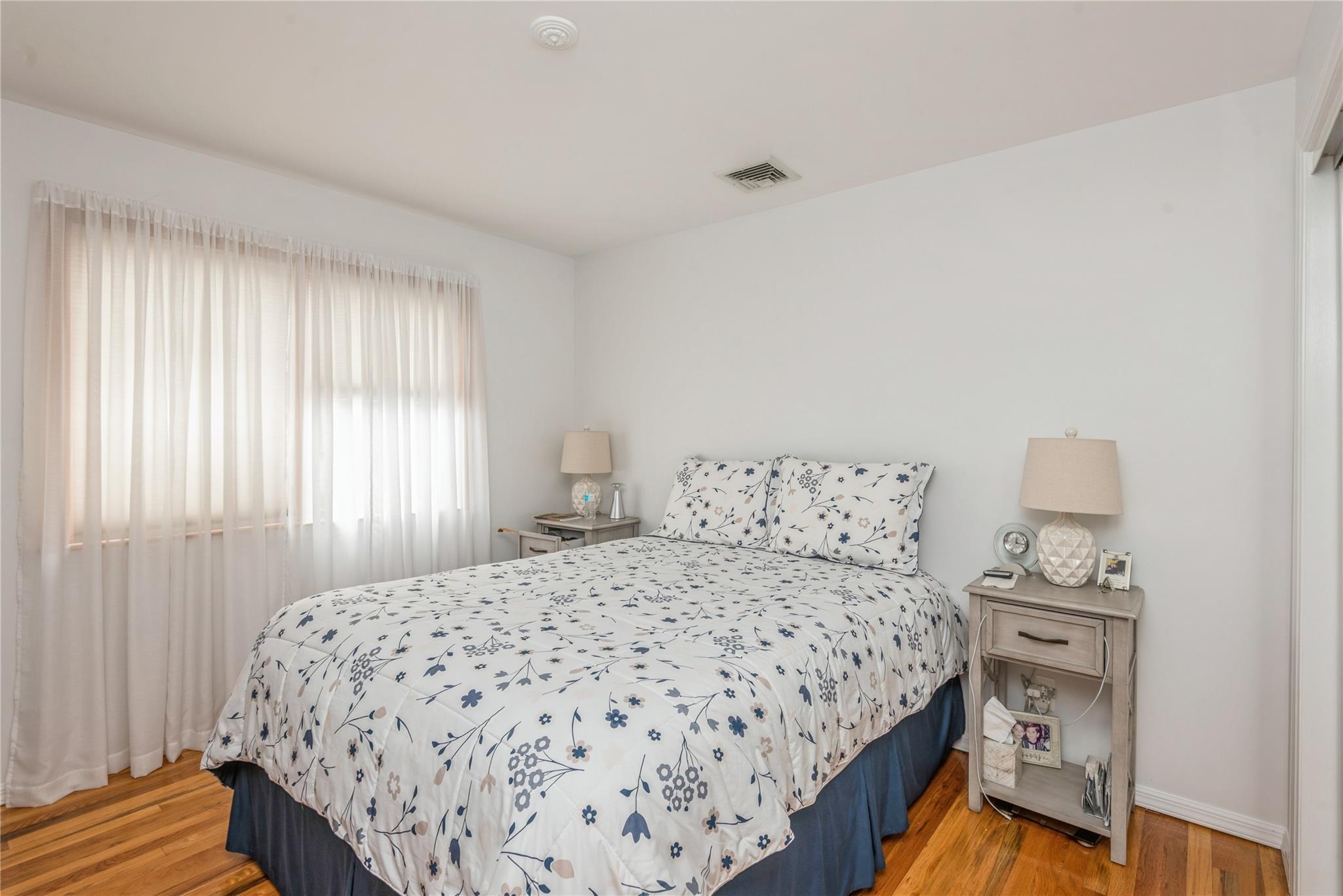 Single Family Bayville Avenue Nassau County, NY 11709, MLS-897325-14