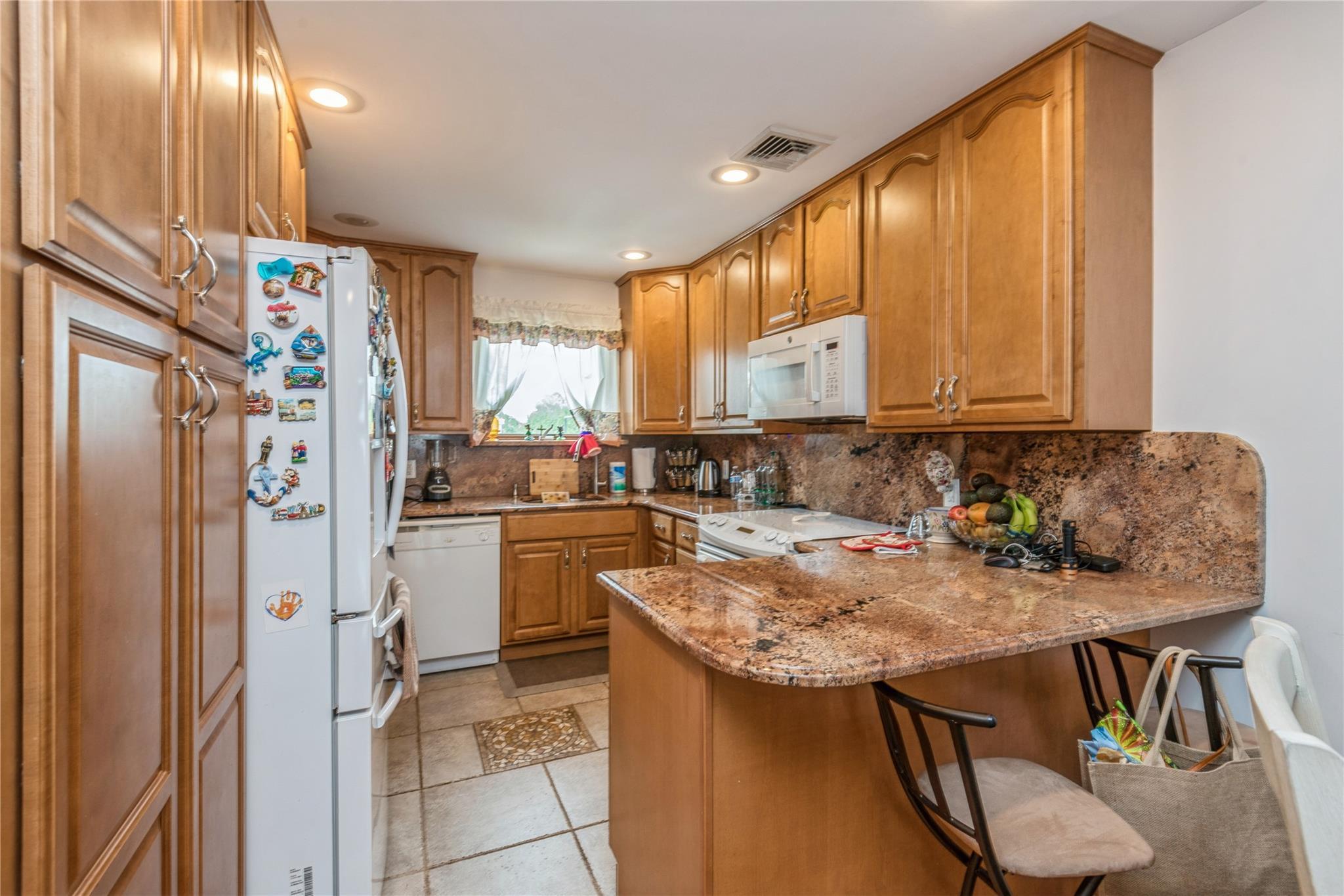 Single Family Bayville Avenue Nassau County, NY 11709, MLS-897325-21