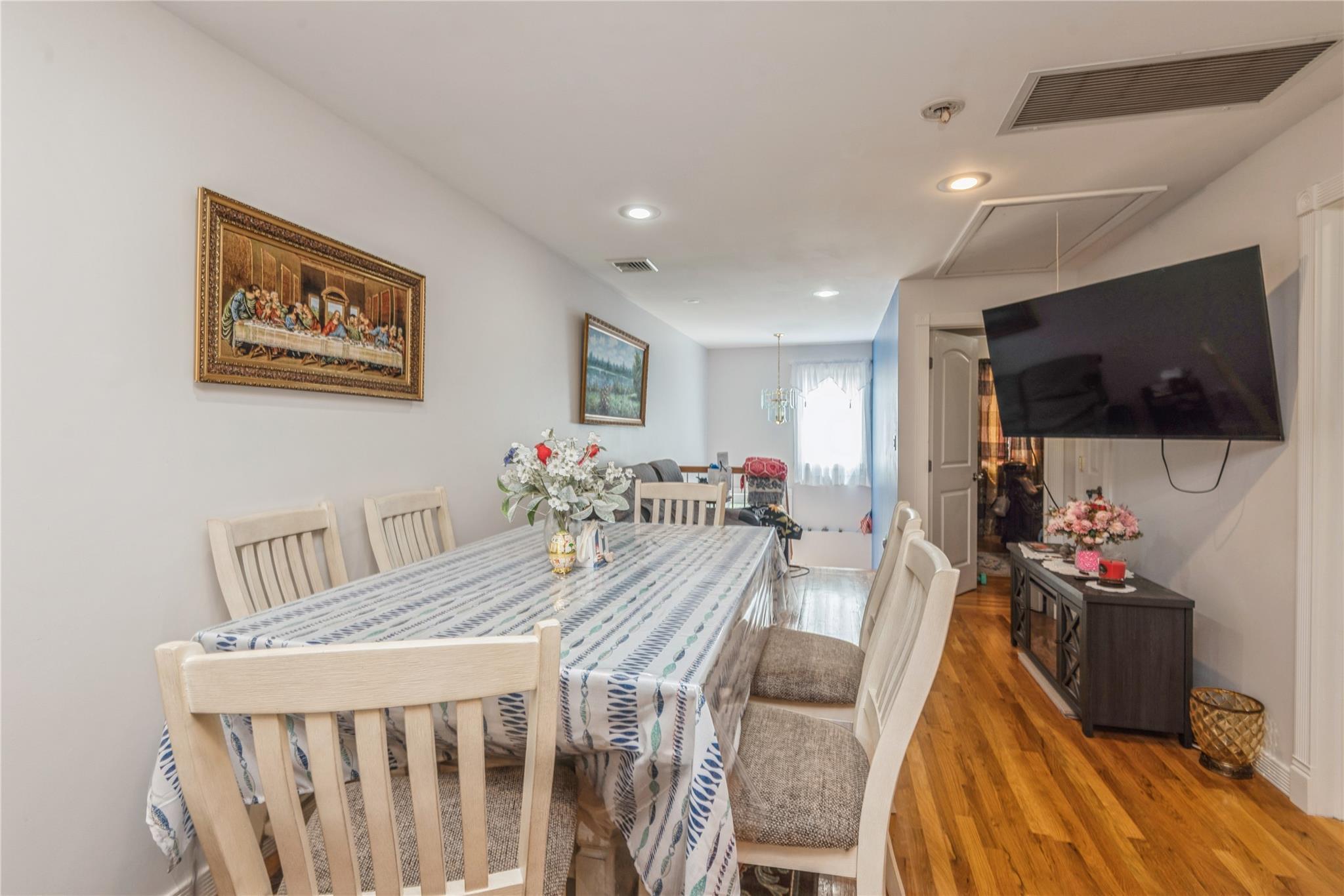 Single Family Bayville Avenue Nassau County, NY 11709, MLS-897325-23