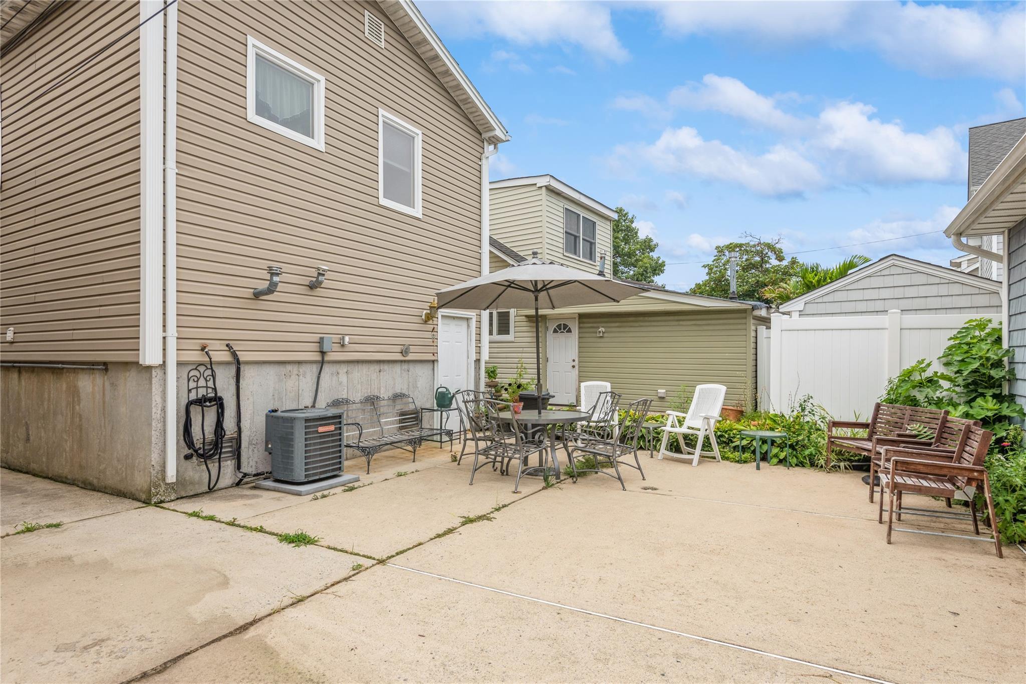 Single Family Bayville Avenue Nassau County, NY 11709, MLS-897325-3