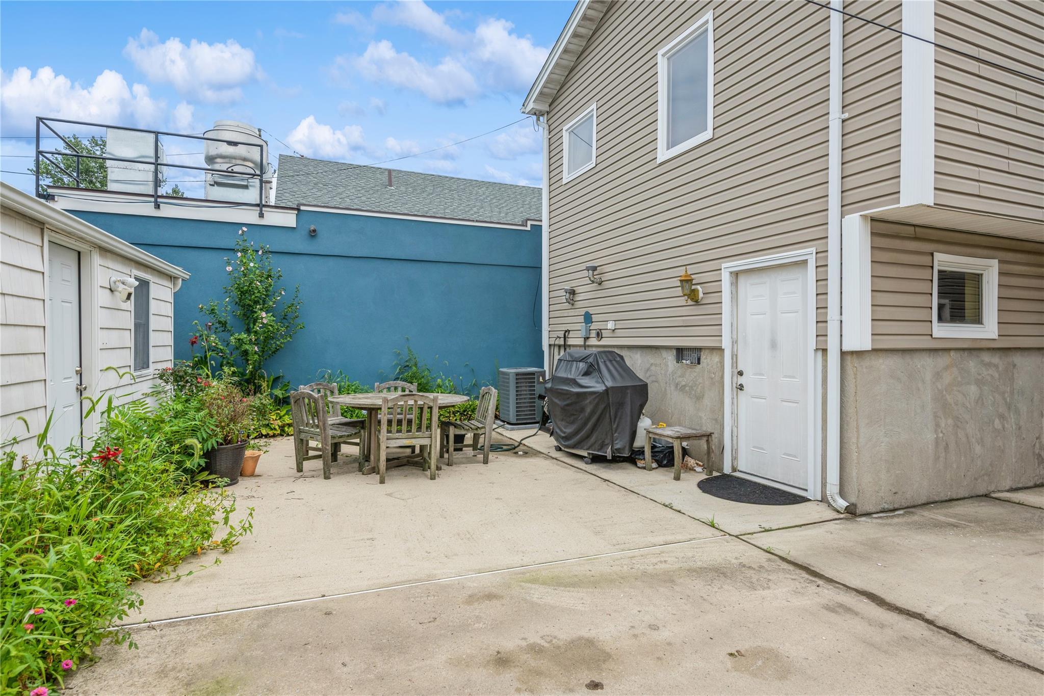 Single Family Bayville Avenue Nassau County, NY 11709, MLS-897325-5