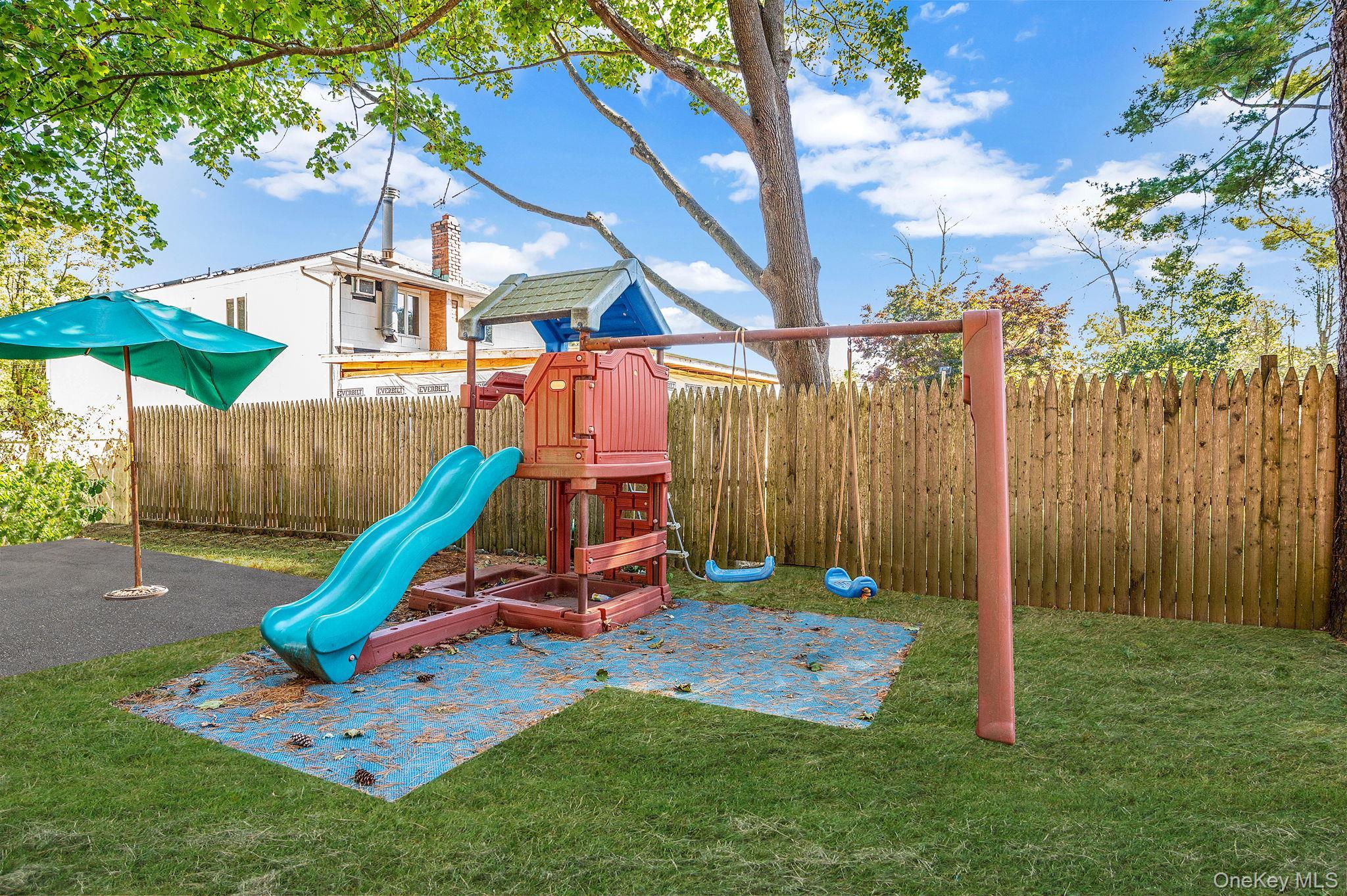 Single Family Willoughby  Suffolk County, NY 11717, MLS-897431-10