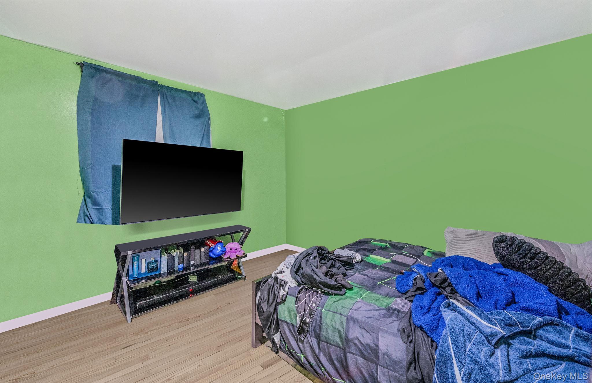 Single Family Willoughby  Suffolk County, NY 11717, MLS-897431-27