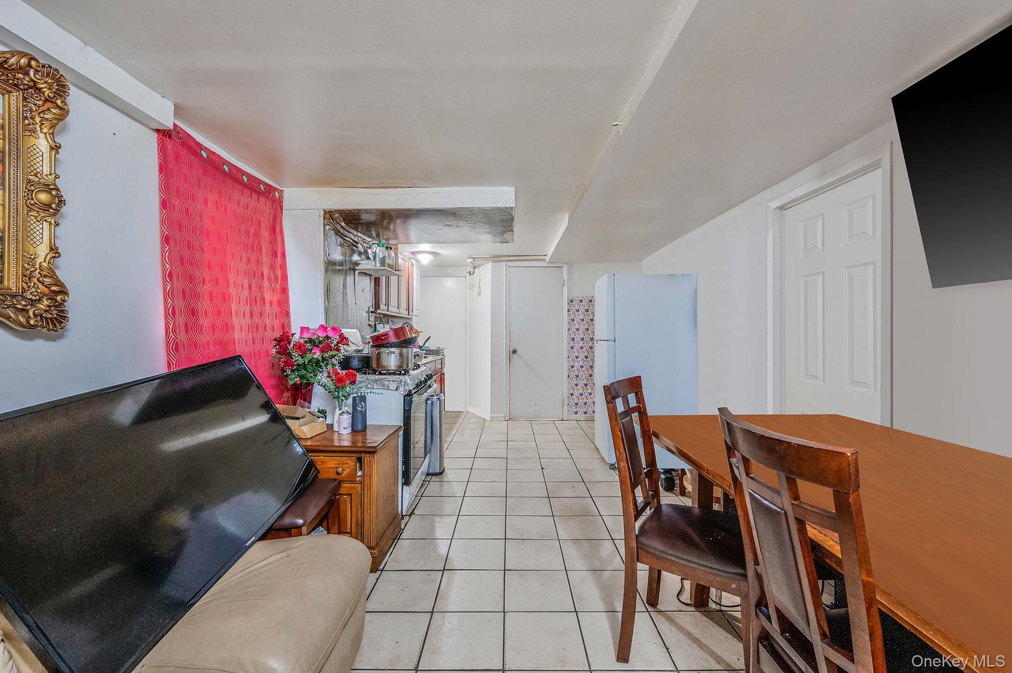 Single Family Willoughby  Suffolk County, NY 11717, MLS-897431-29