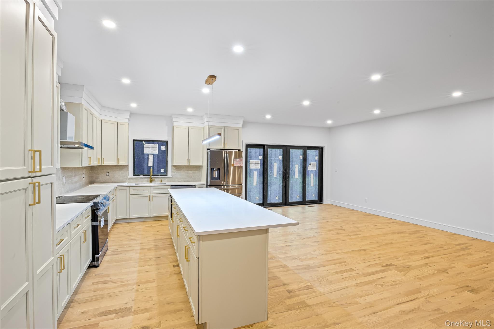 Single Family Tremont  Suffolk County, NY 11772, MLS-897470-32