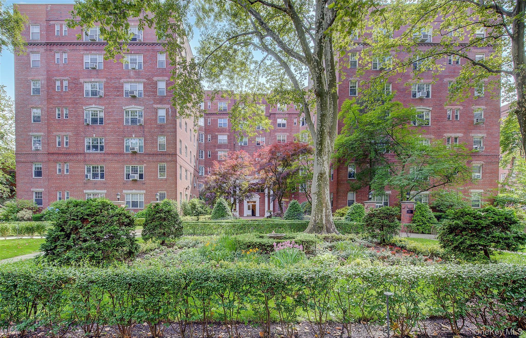 Coop in New York - 113th  Queens, NY 11375