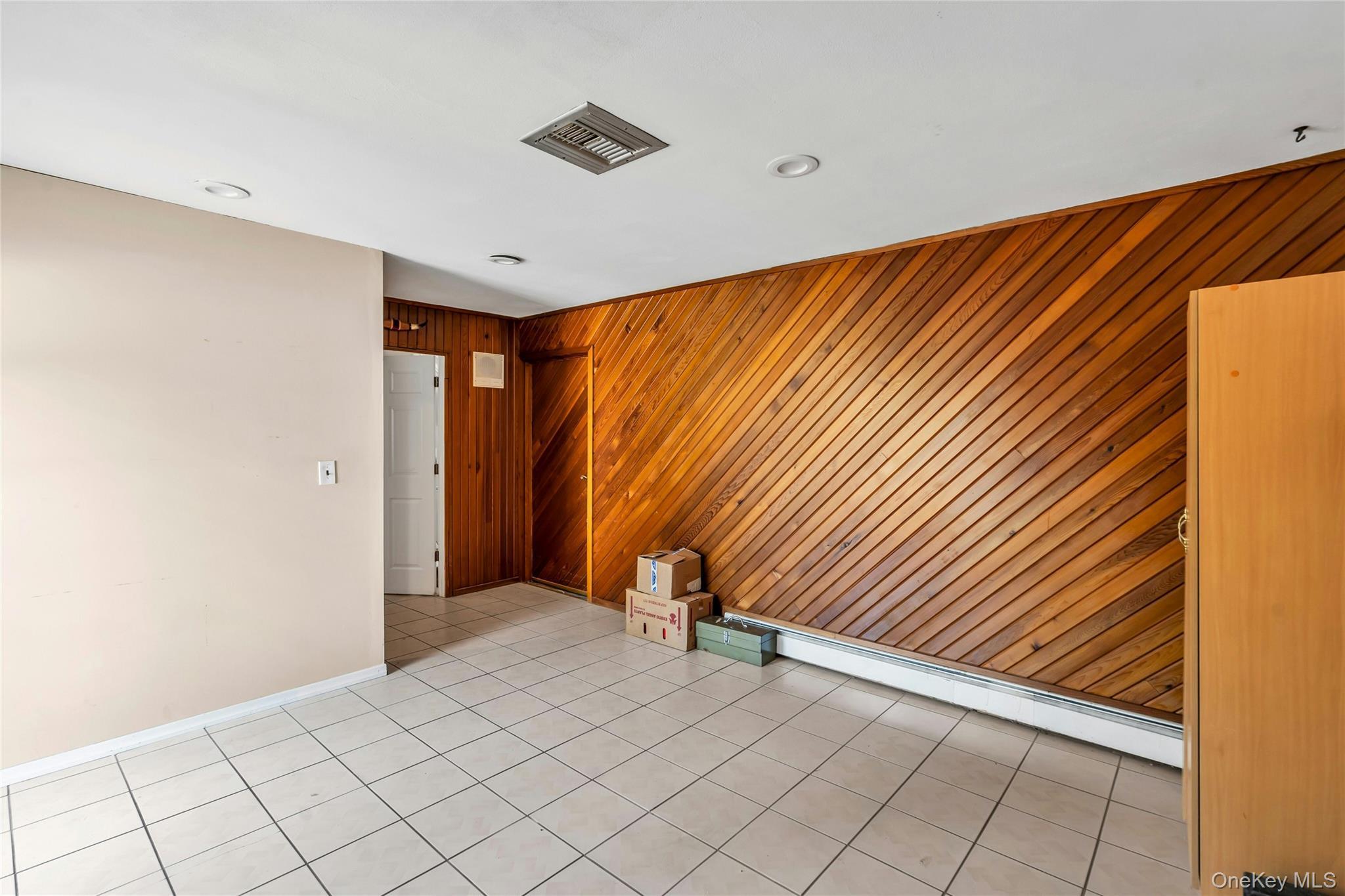 Single Family Townline  Suffolk County, NY 11788, MLS-897538-17